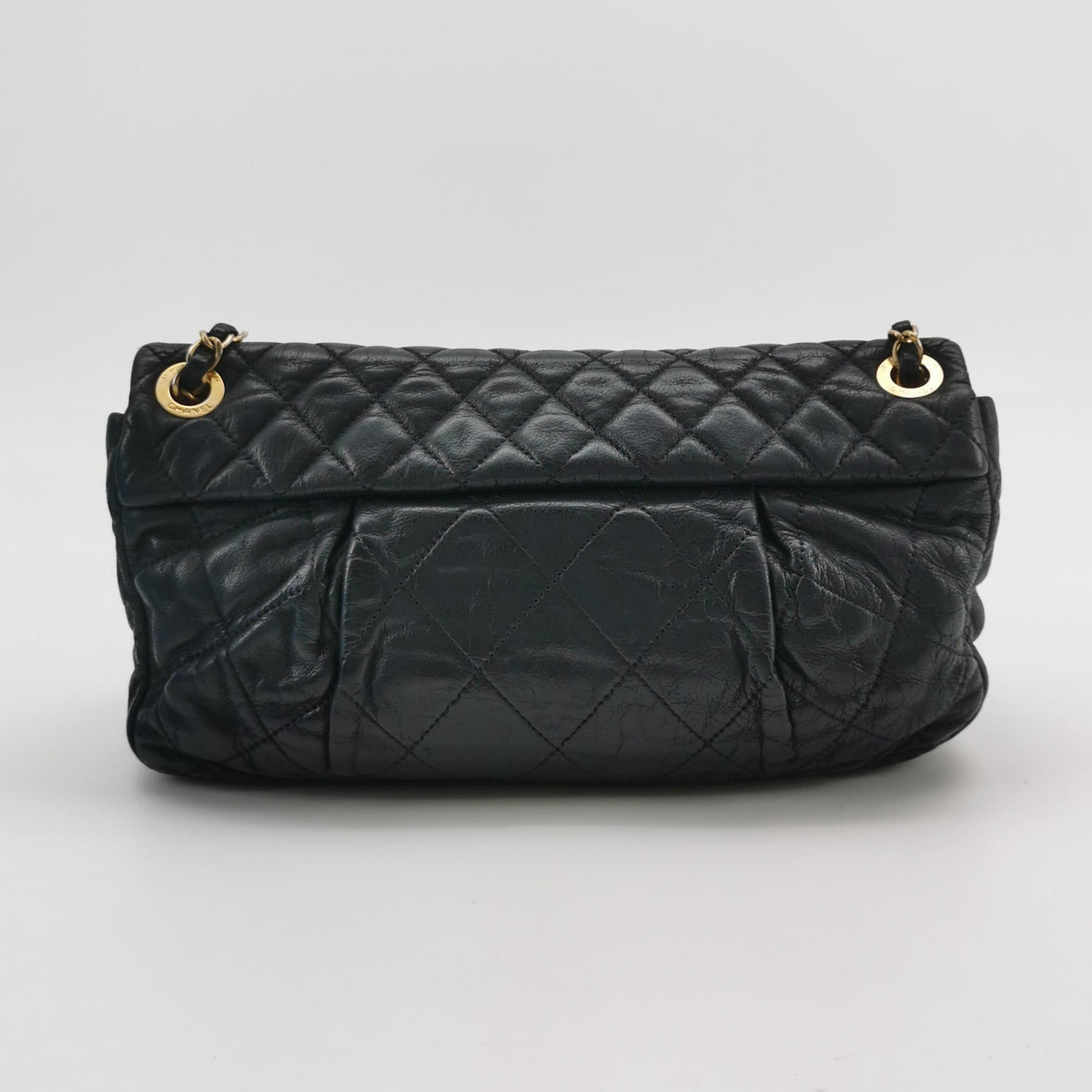 Chanel Chic Quilt Flap Bag Lambskin Black