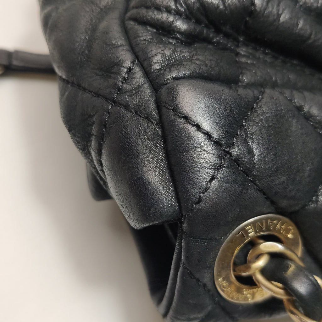 Chanel Chic Quilt Flap Bag Lambskin Black