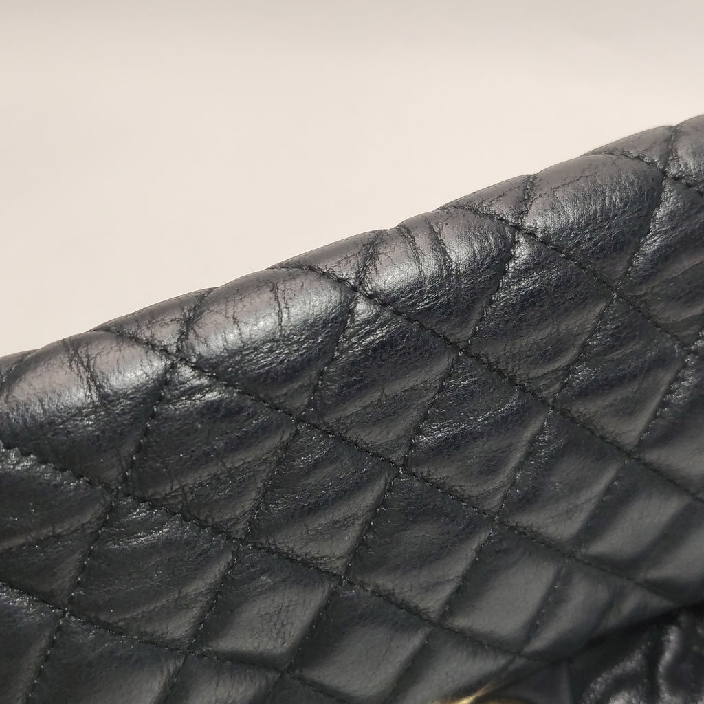 Chanel Chic Quilt Flap Bag Lambskin Black