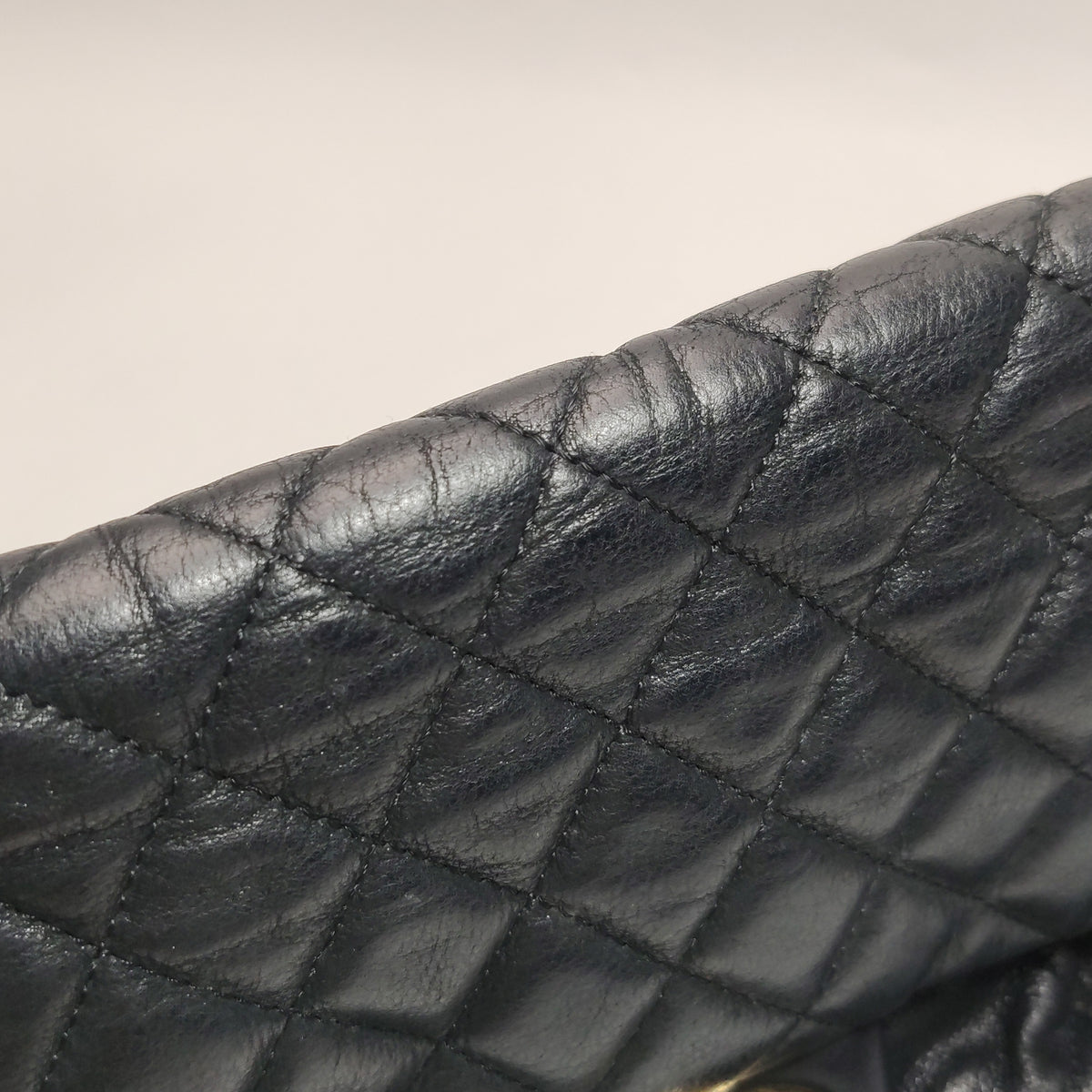 Chanel Chic Quilt Flap Bag Lambskin Black