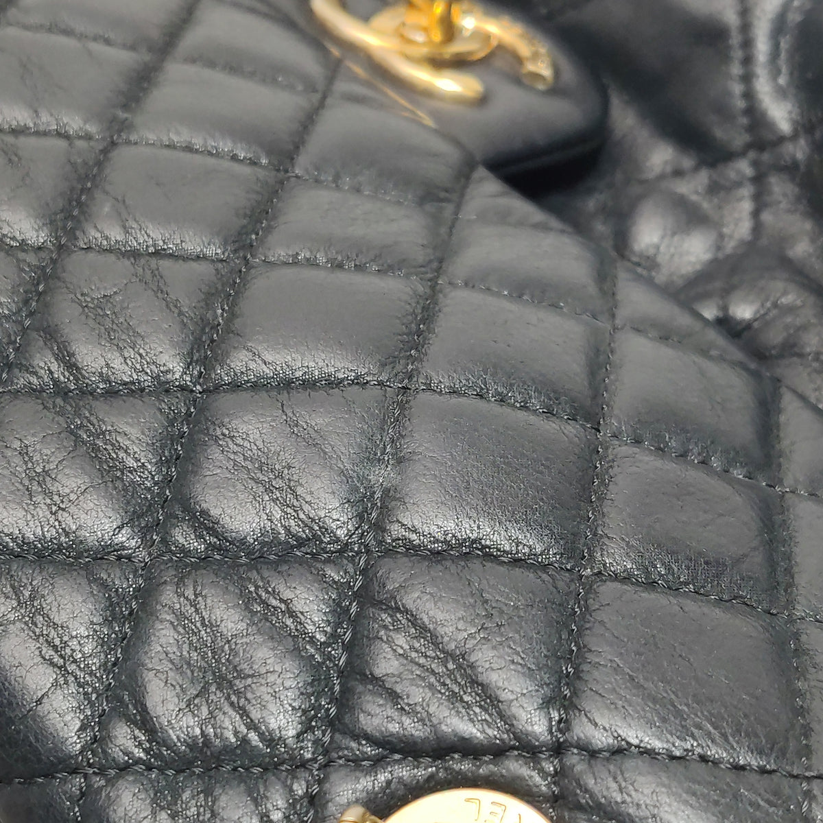 Chanel Chic Quilt Flap Bag Lambskin Black