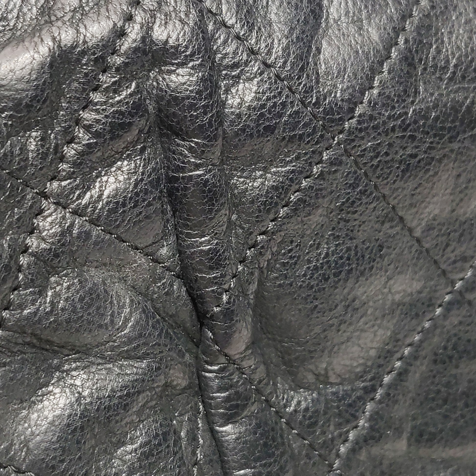 Chanel Chic Quilt Flap Bag Lambskin Black