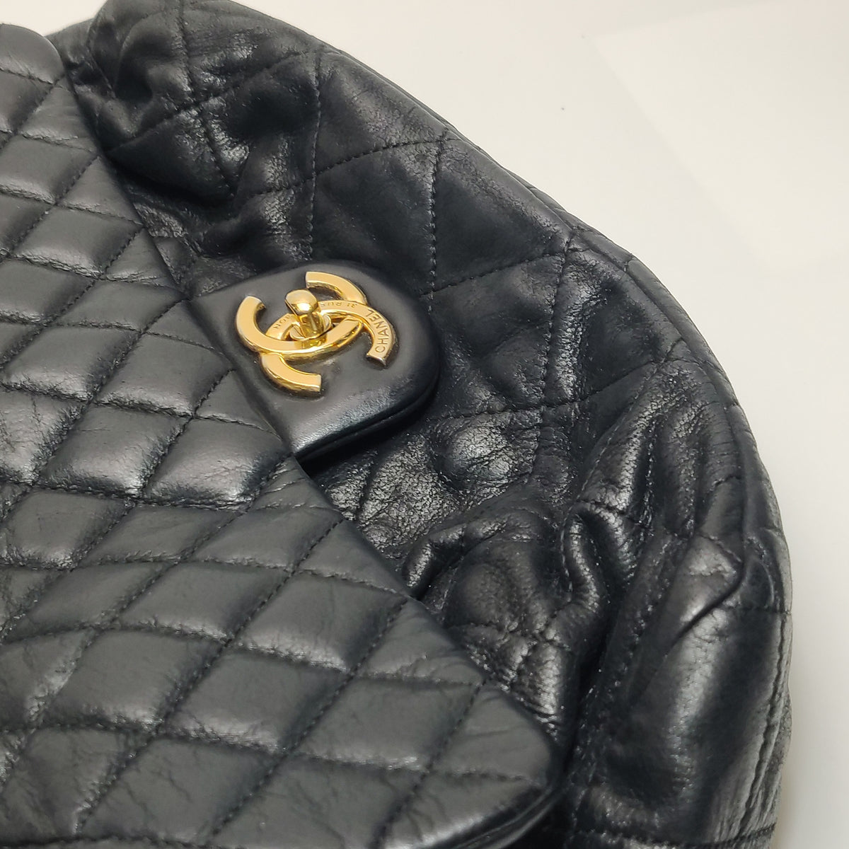 Chanel Chic Quilt Flap Bag Lambskin Black