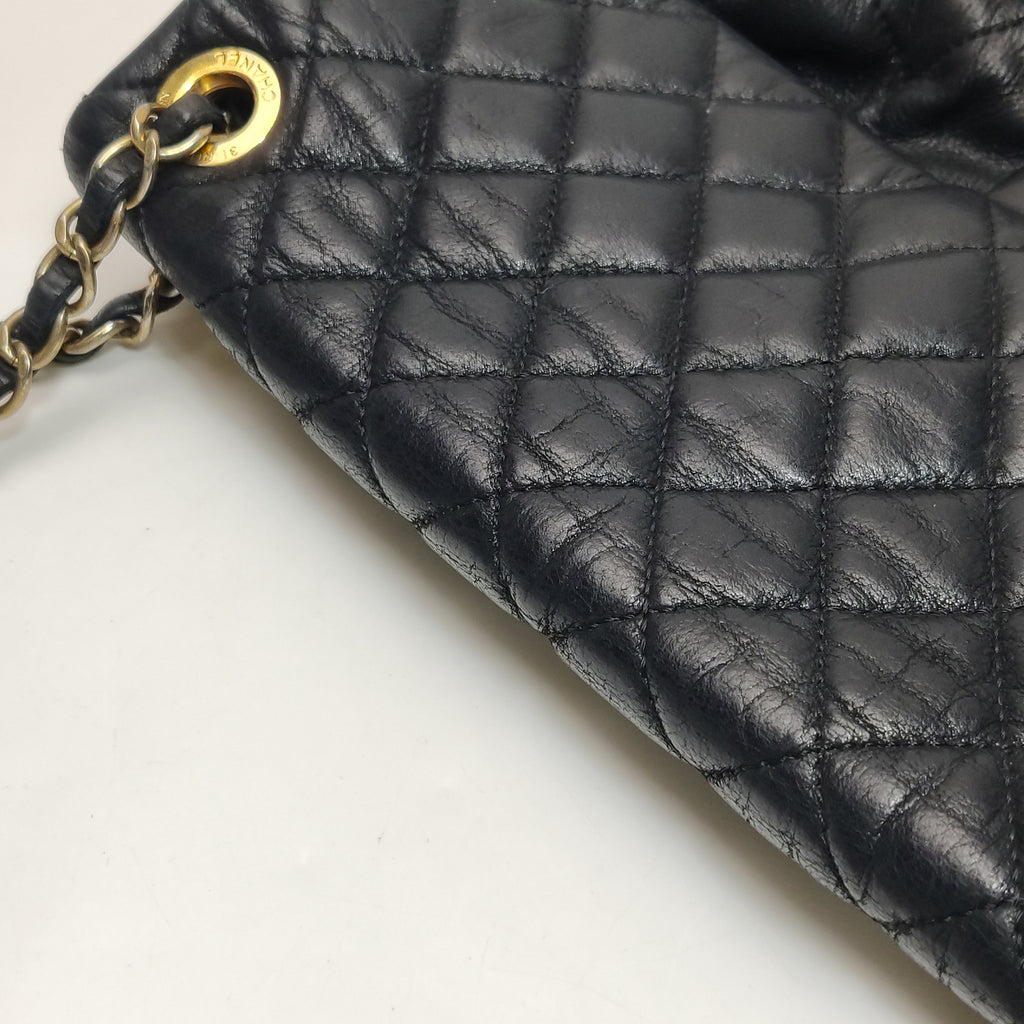 Chanel Chic Quilt Flap Bag Lambskin Black