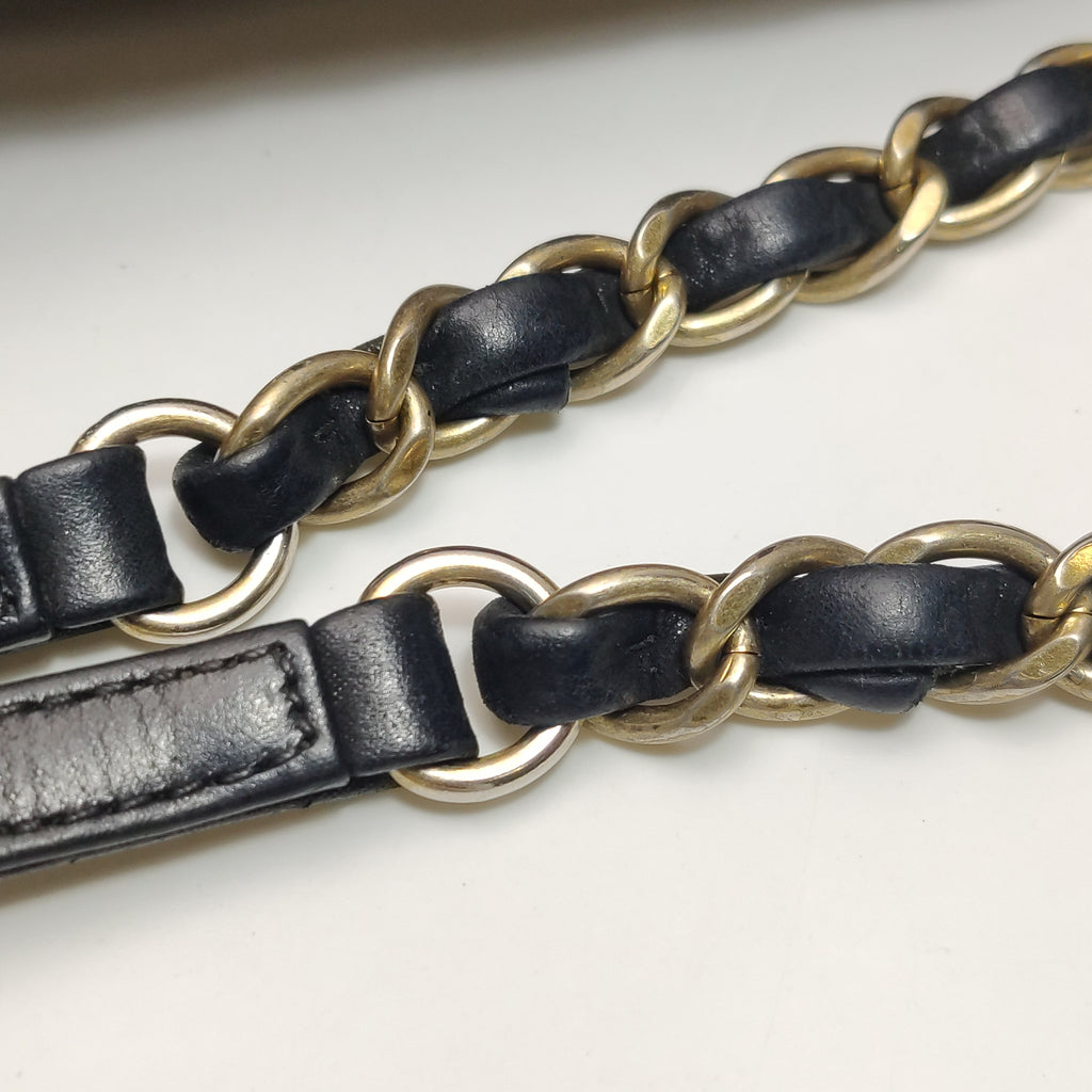 Chanel Chic Quilt Flap Bag Lambskin Black