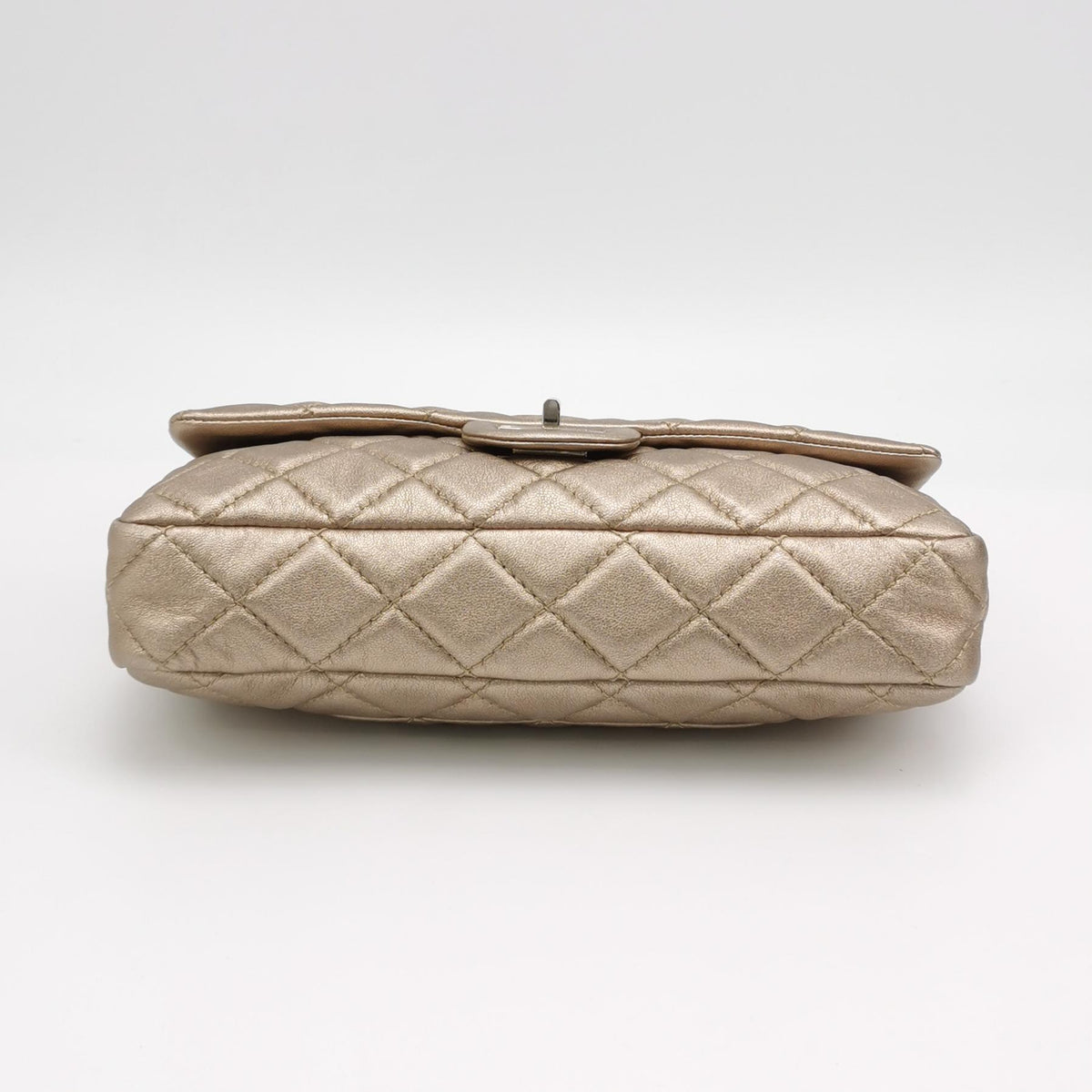 Chanel Quilted Roll 2.55 Reissue Clutch Light Gold Iridescent Calfskin