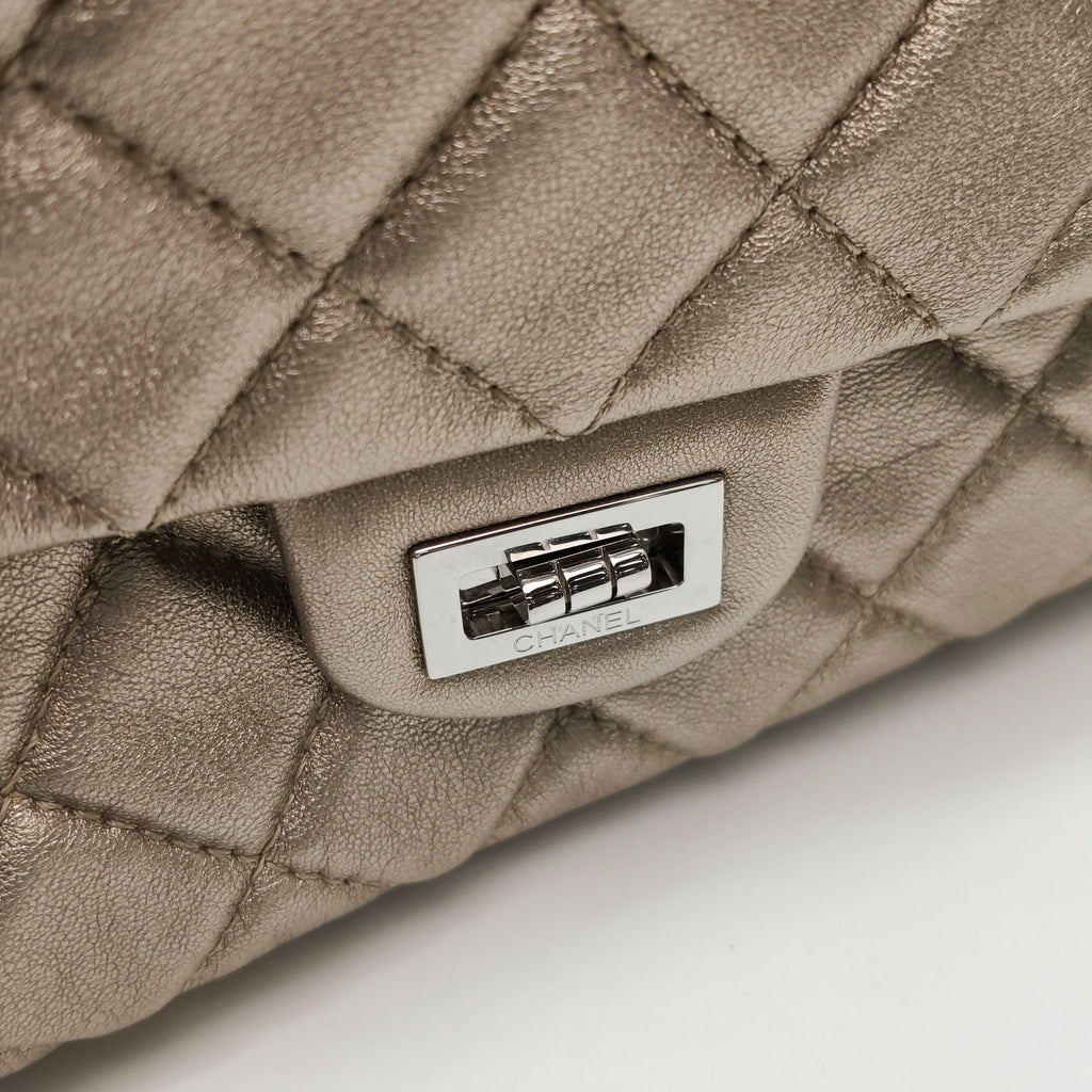 Chanel Quilted Roll 2.55 Reissue Clutch Light Gold Iridescent Calfskin
