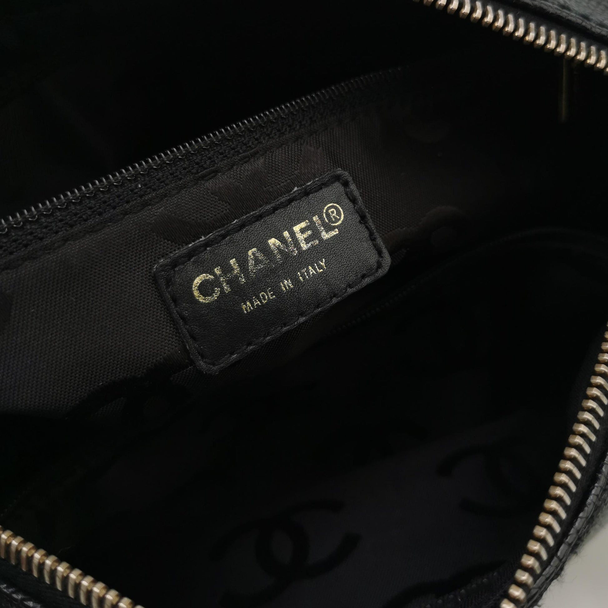 Chanel Wood Chain CC Hobo Black