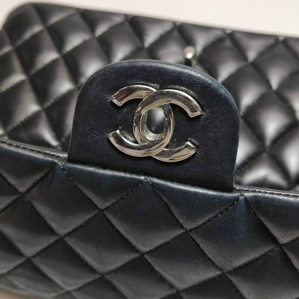 Chanel Classic Flap Medium Lambskin SHW