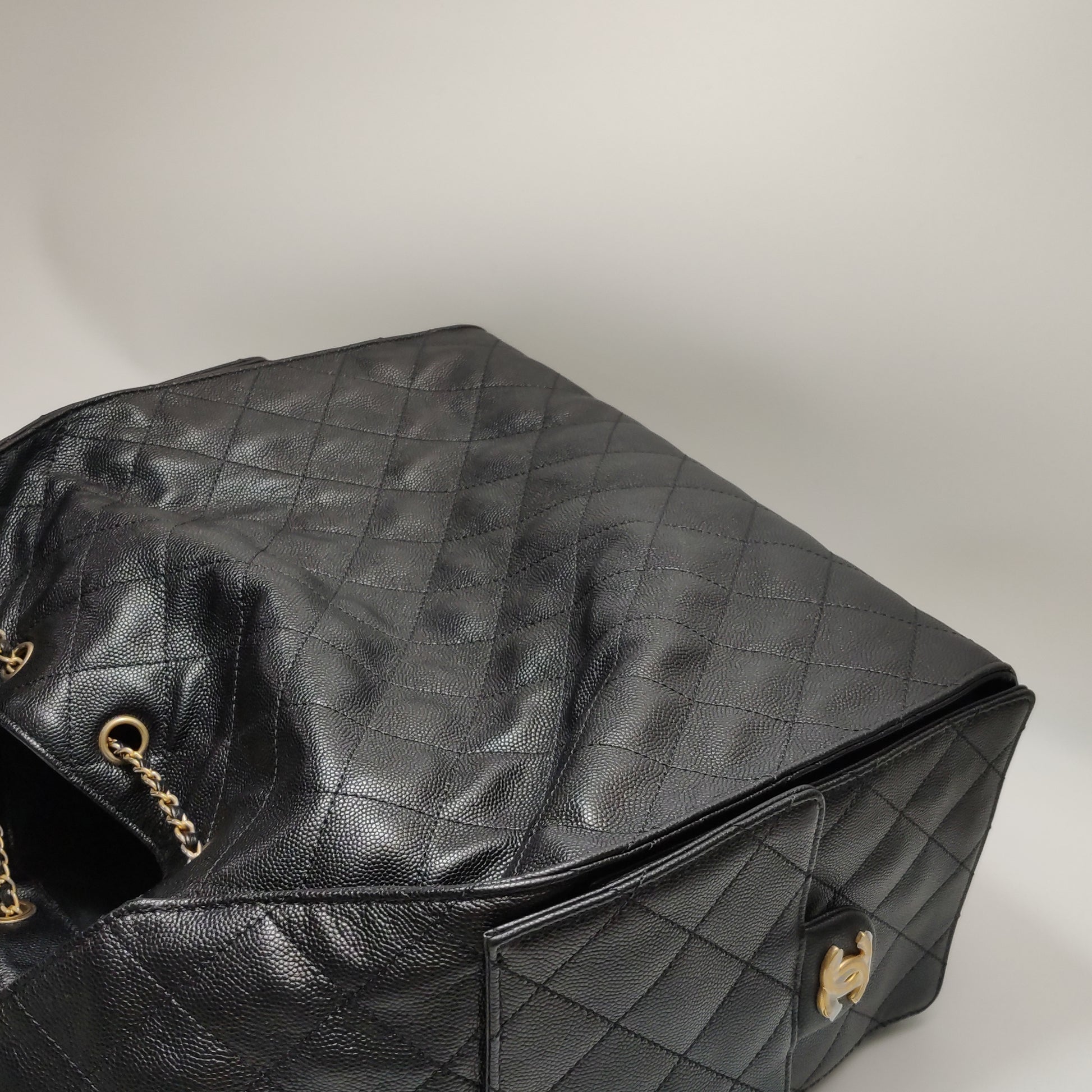 Chanel 25 Bag Medium Quilted Caviar