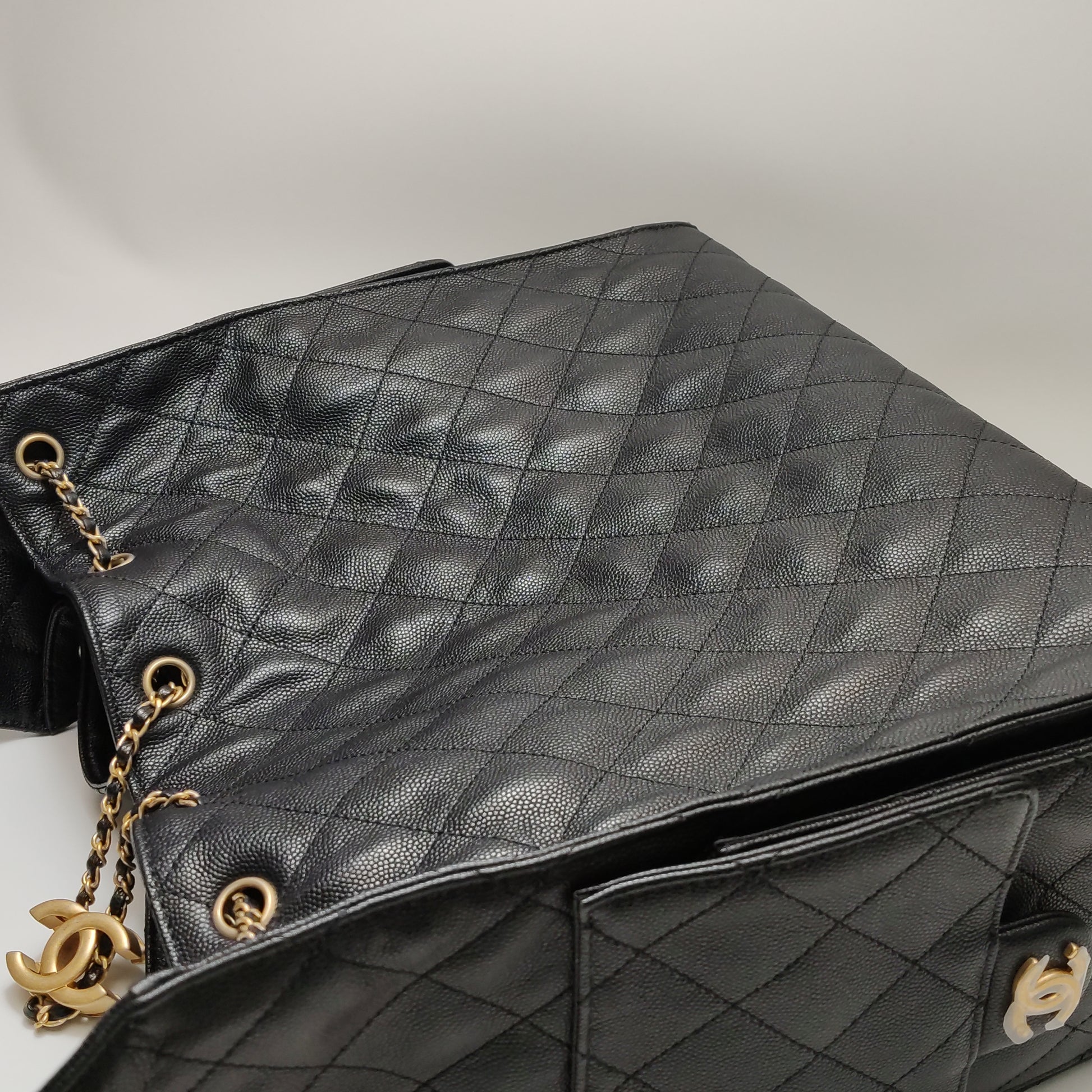 Chanel 25 Bag Medium Quilted Caviar