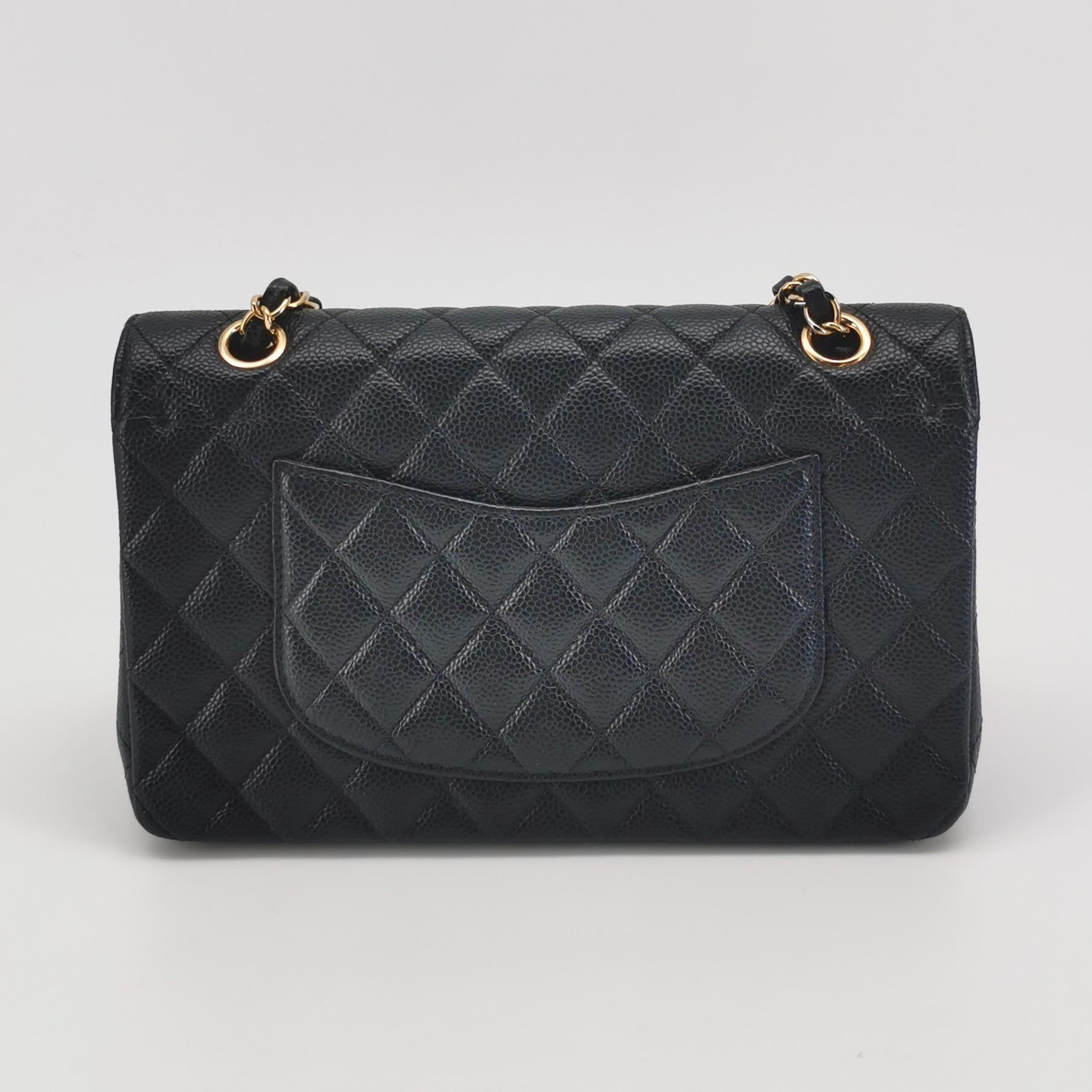 Chanel Classic Double Flap Medium Caviar GHW