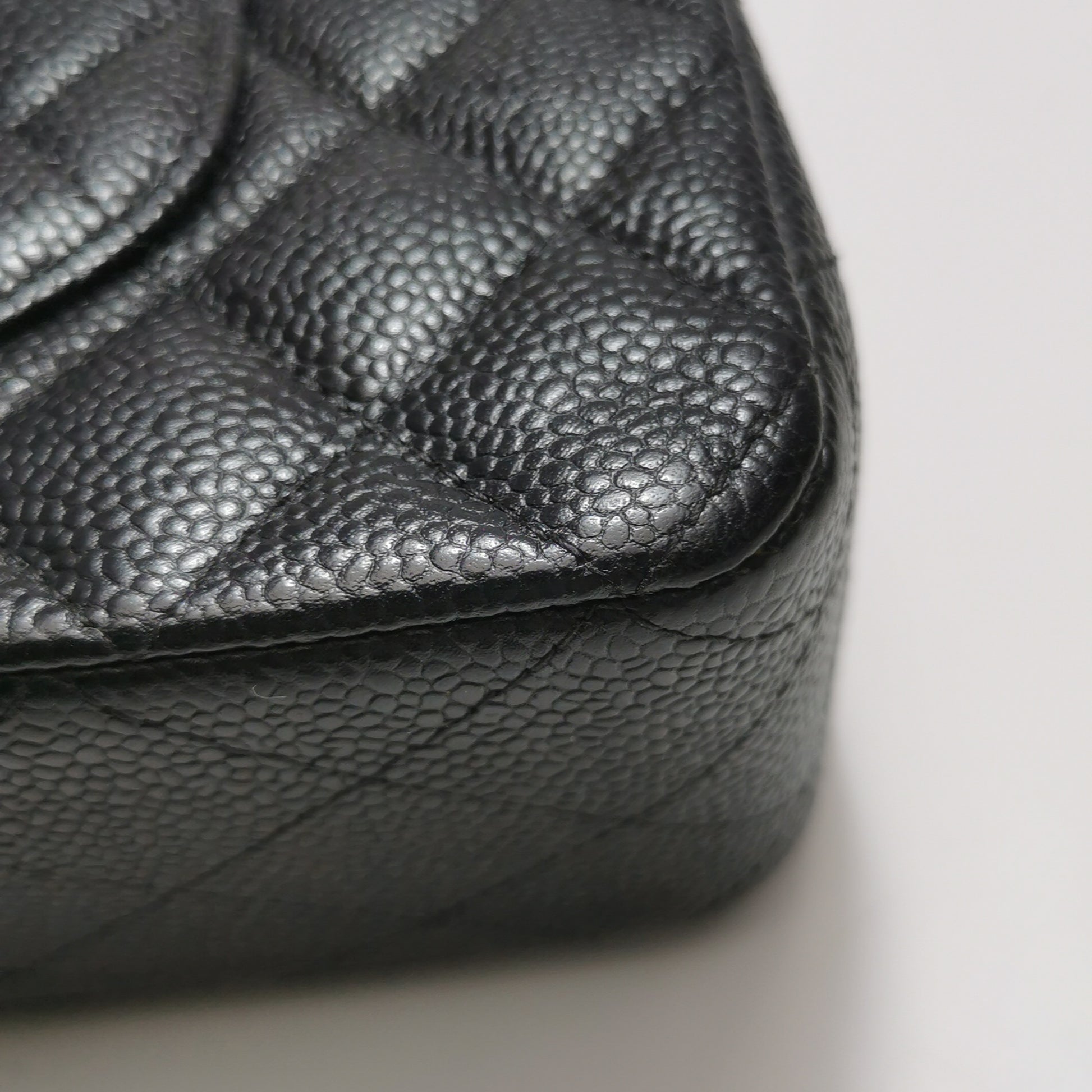 Chanel Classic Double Flap Medium Caviar GHW