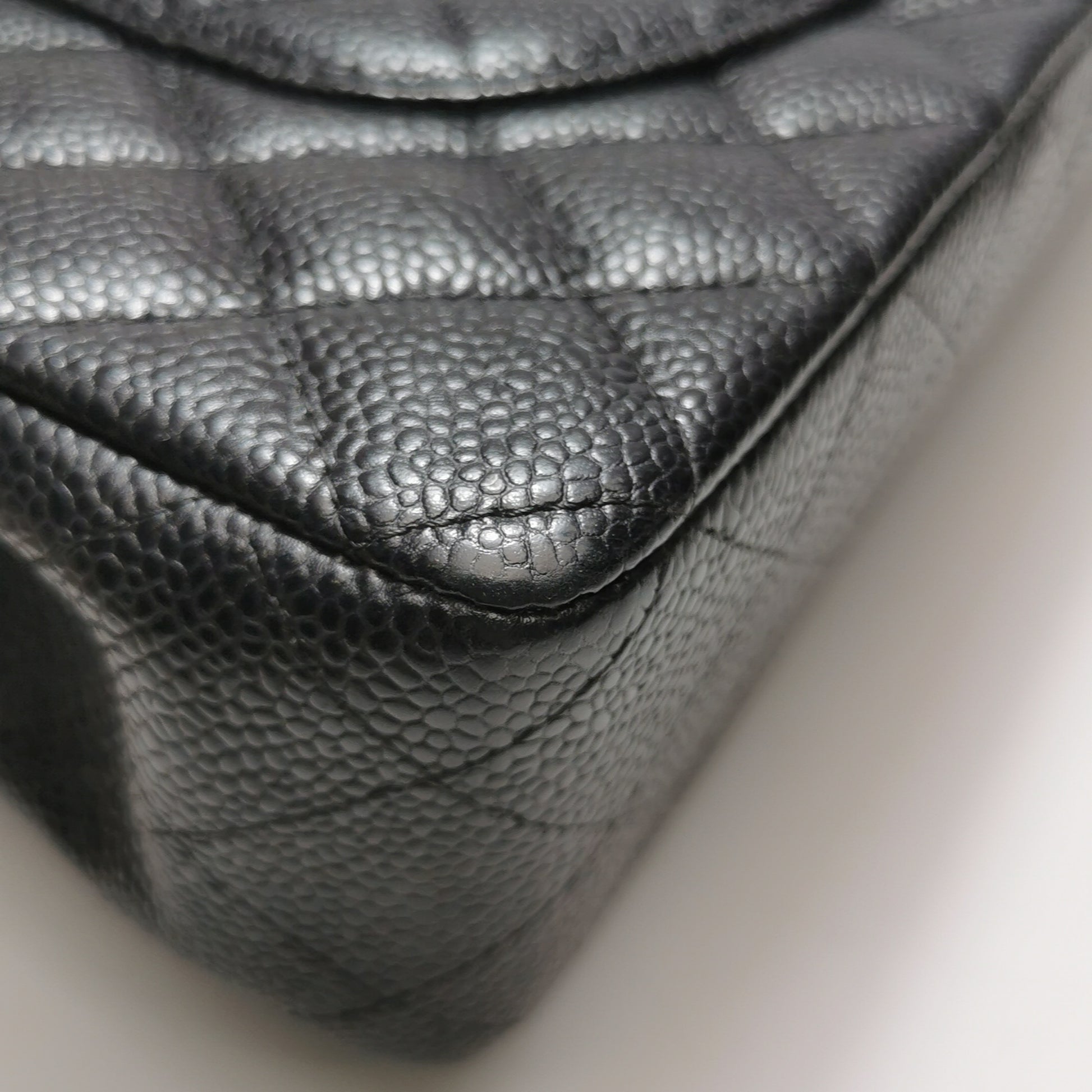 Chanel Classic Double Flap Medium Caviar GHW