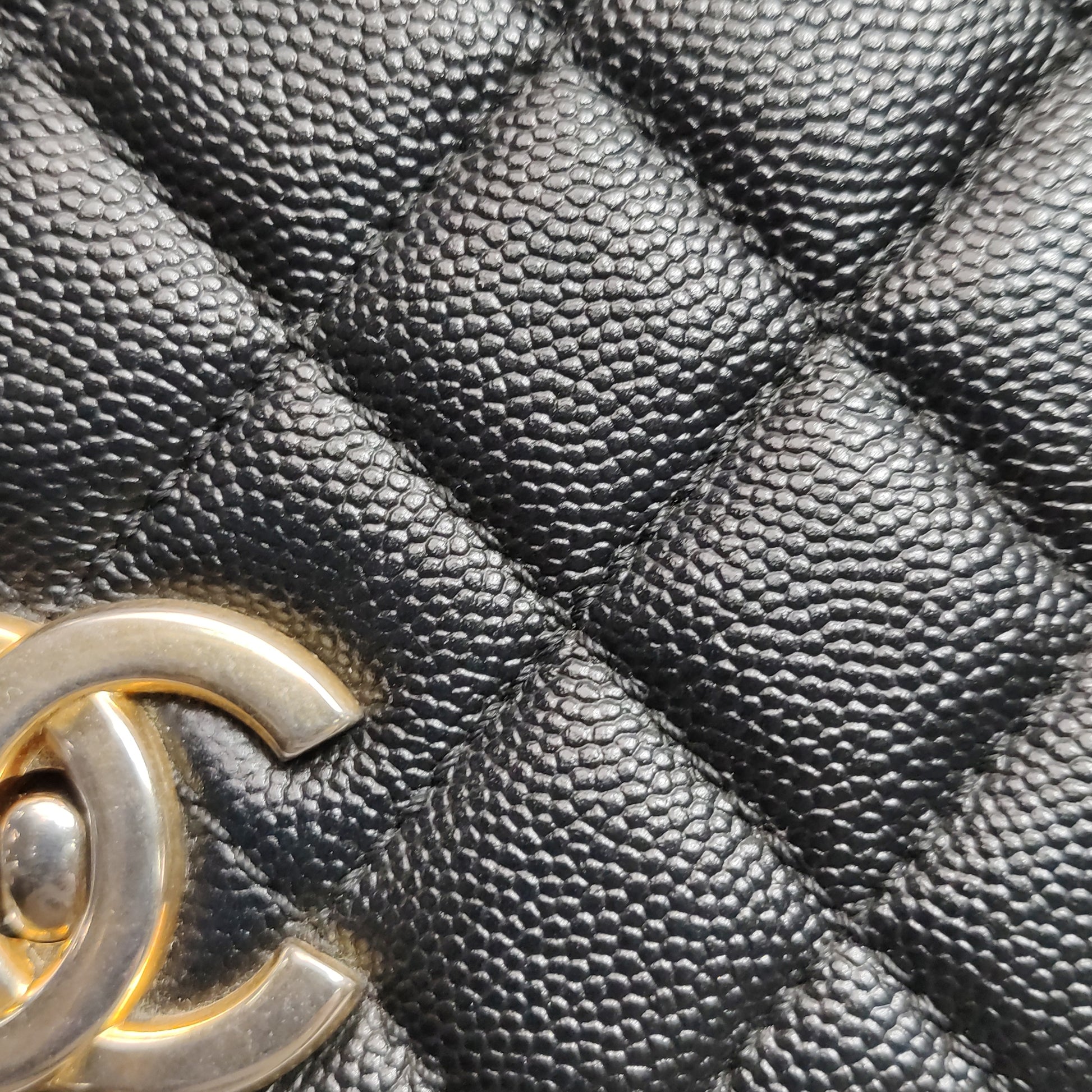 Chanel Coco Handle Maxi Caviar