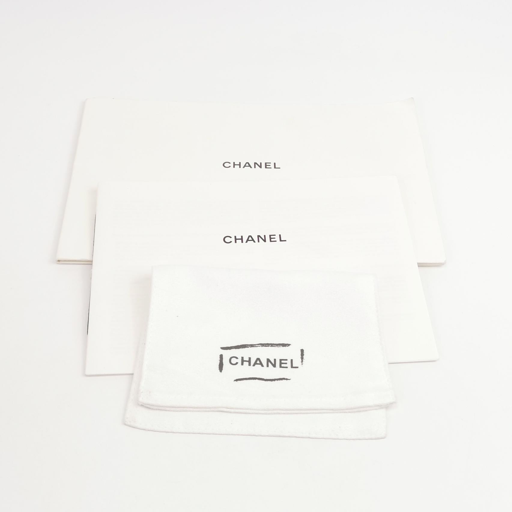 Chanel Classic Flap Medium Caviar Beige