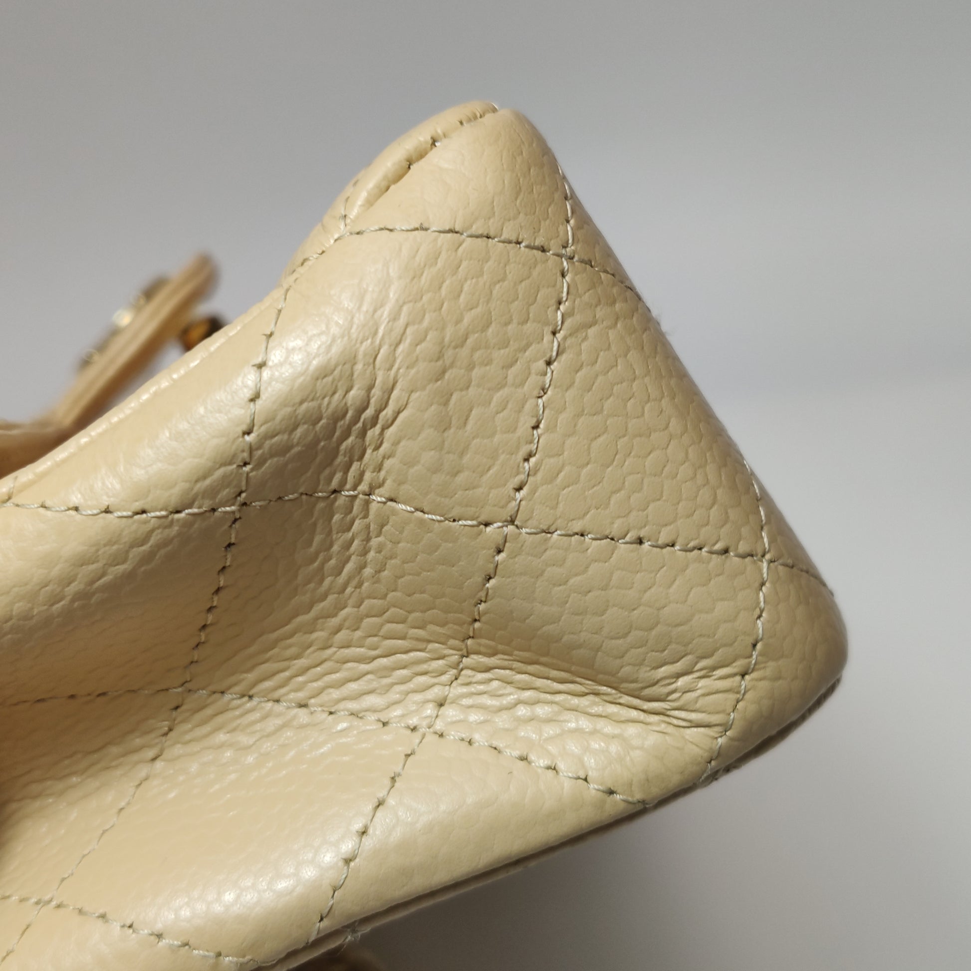 Chanel Classic Flap Medium Caviar Beige