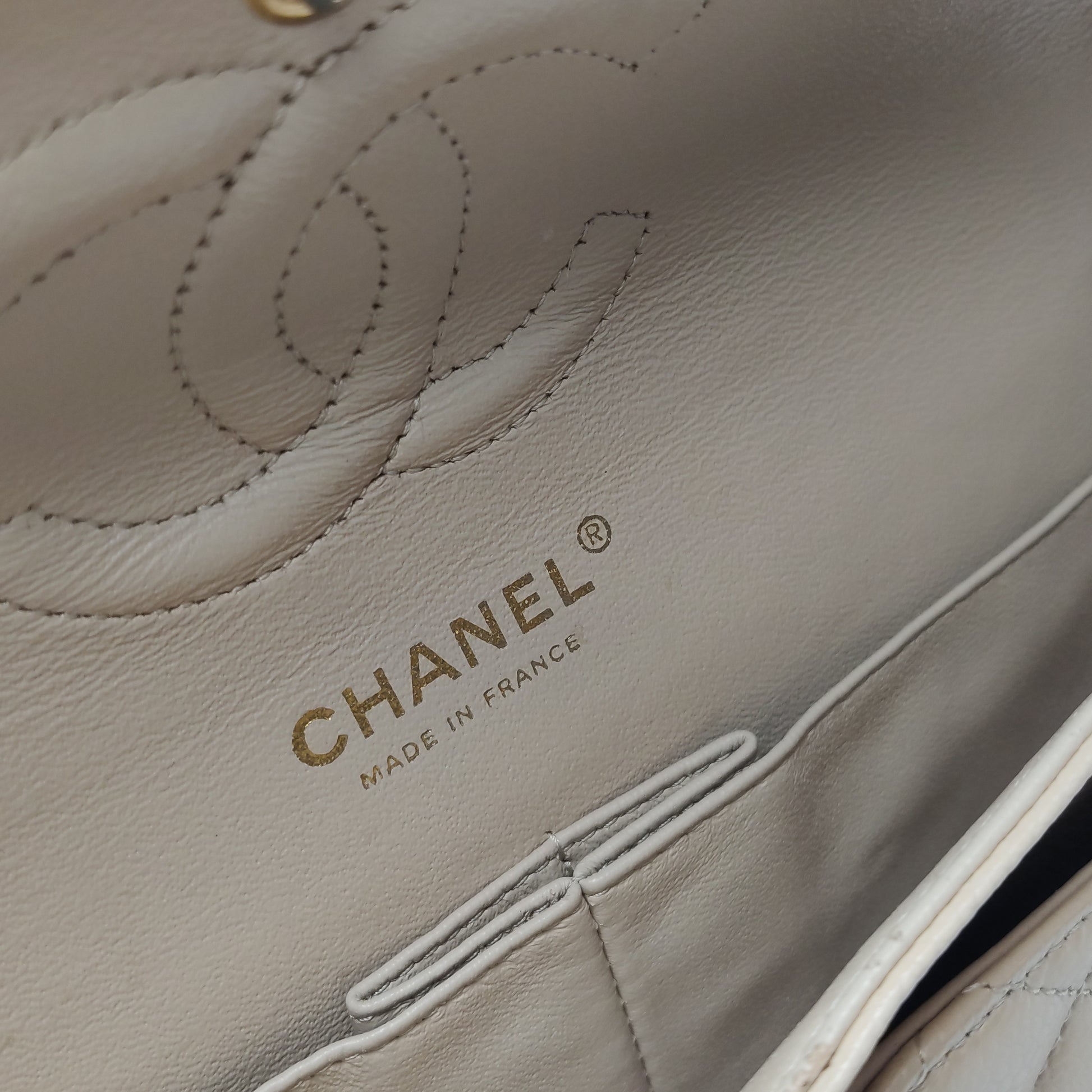 Chanel Classic Flap Medium Caviar Beige