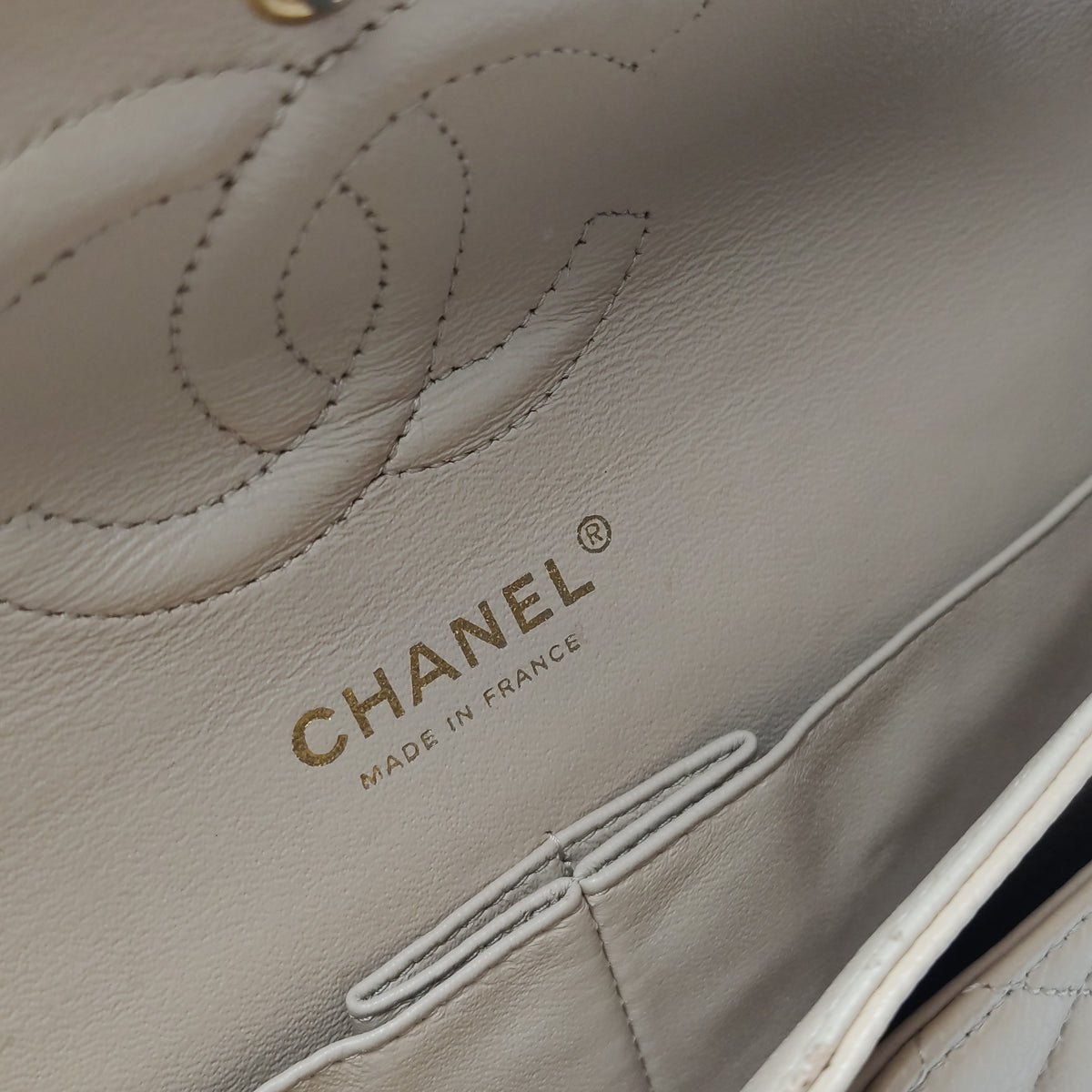 Chanel Classic Flap Medium Caviar Beige