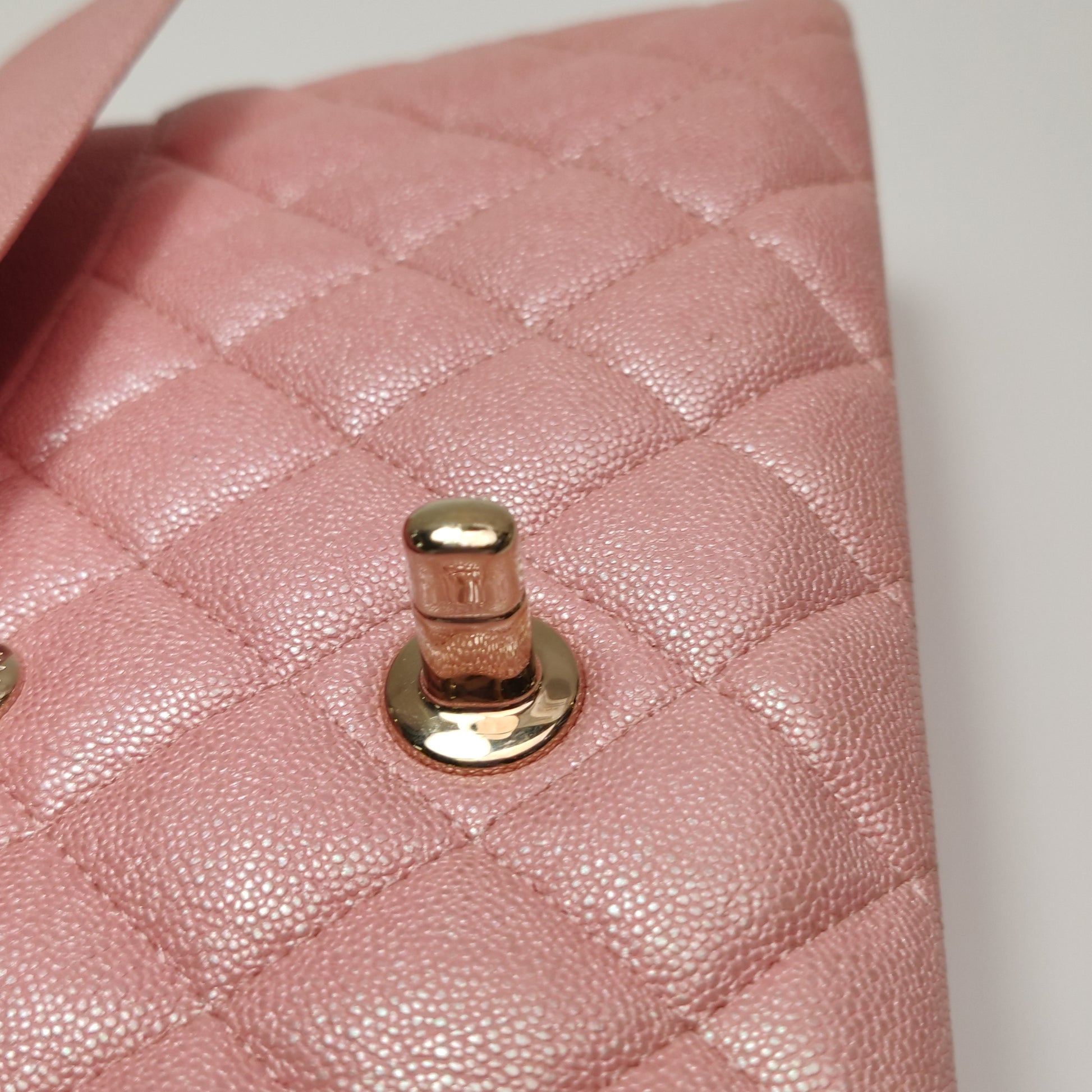 Chanel Classic Flap Medium Caviar Pink
