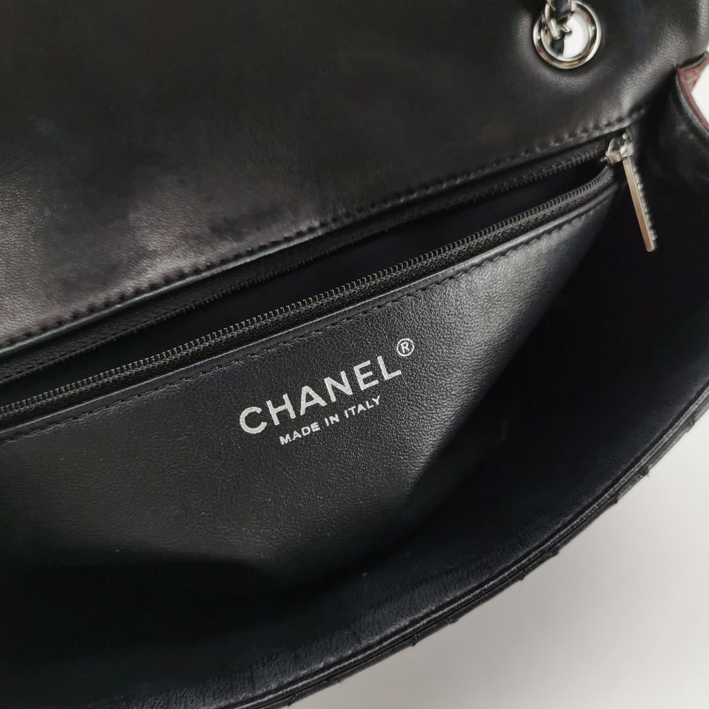 Chanel Quilted Classic Twist Flap Bag Black Bordeaux
