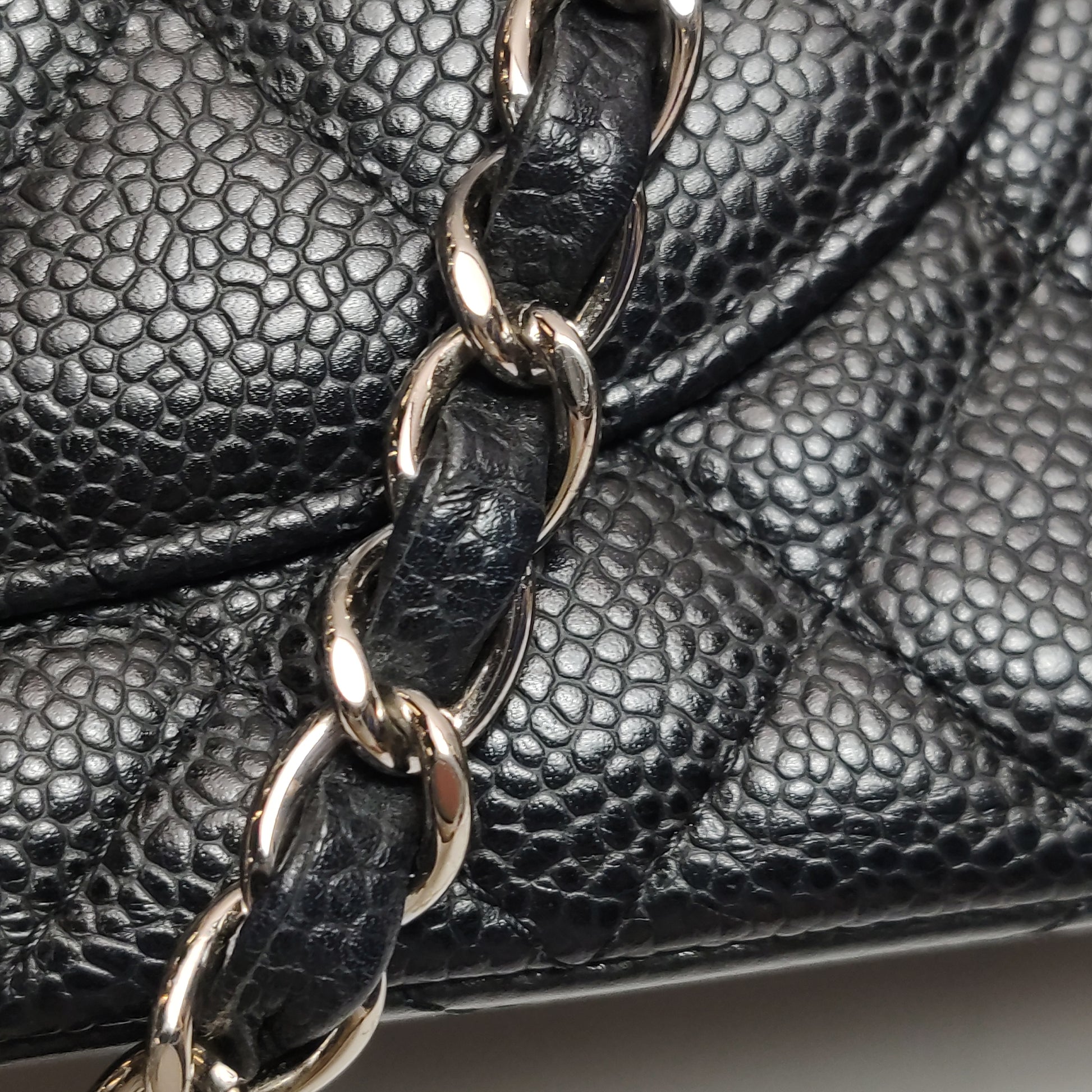 Chanel Classic Flap Medium Caviar Silver Hardware