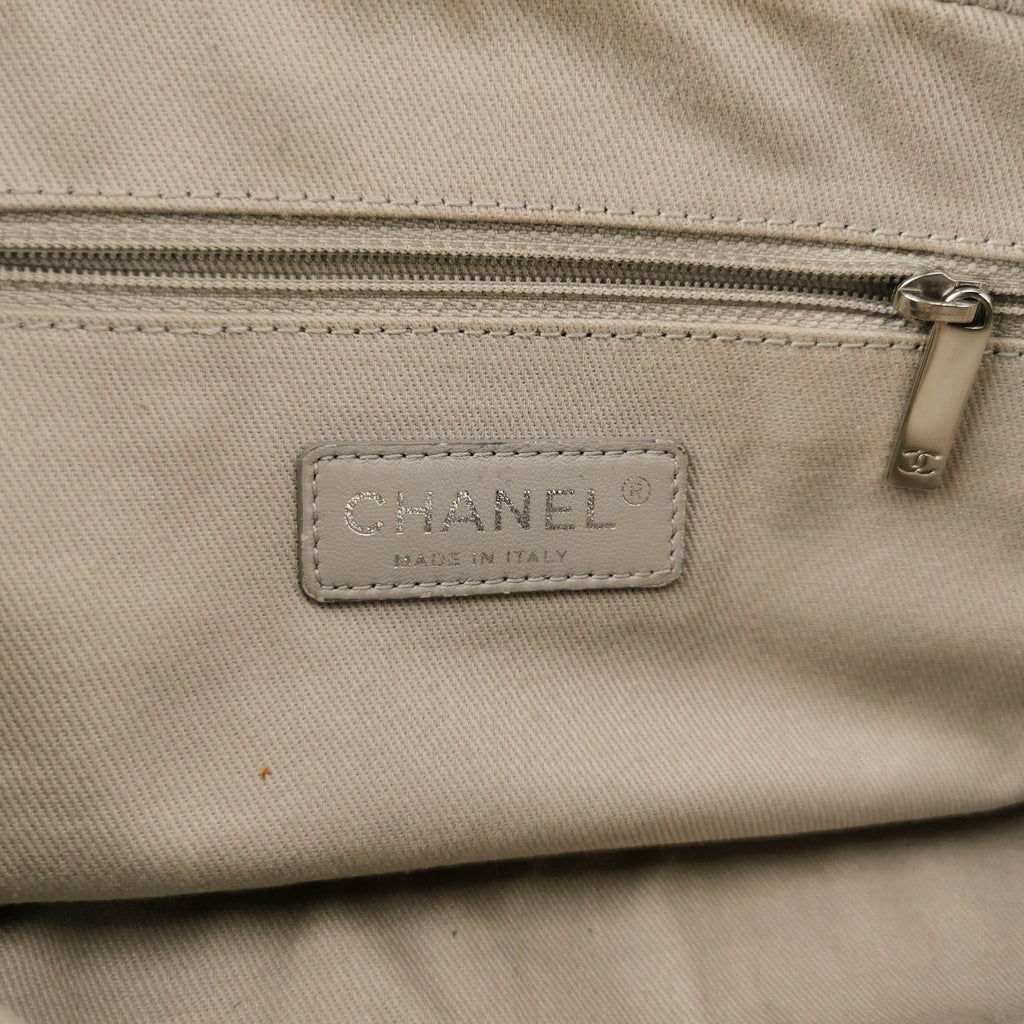 Chanel Single Flap Zipped Shoulder Bag Caviar