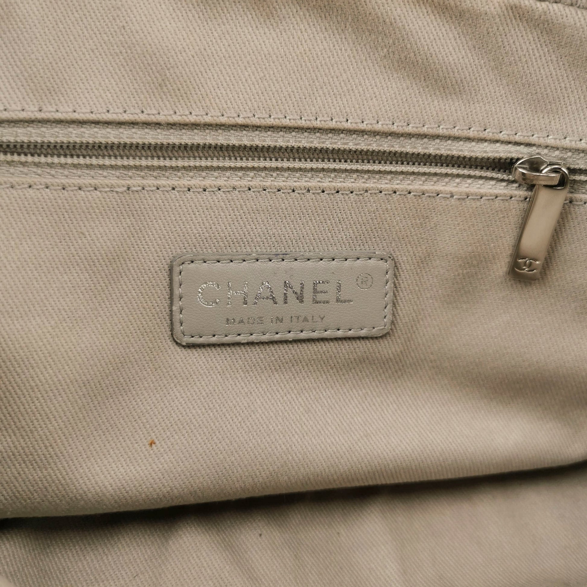 Chanel Single Flap Zipped Shoulder Bag Caviar