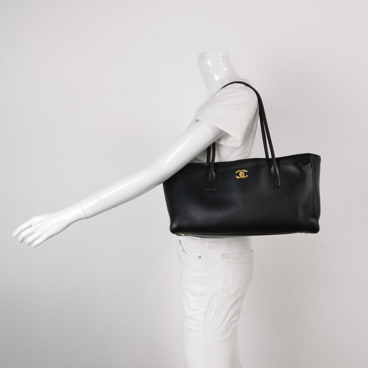 Chanel Cerf Tote East West Black
