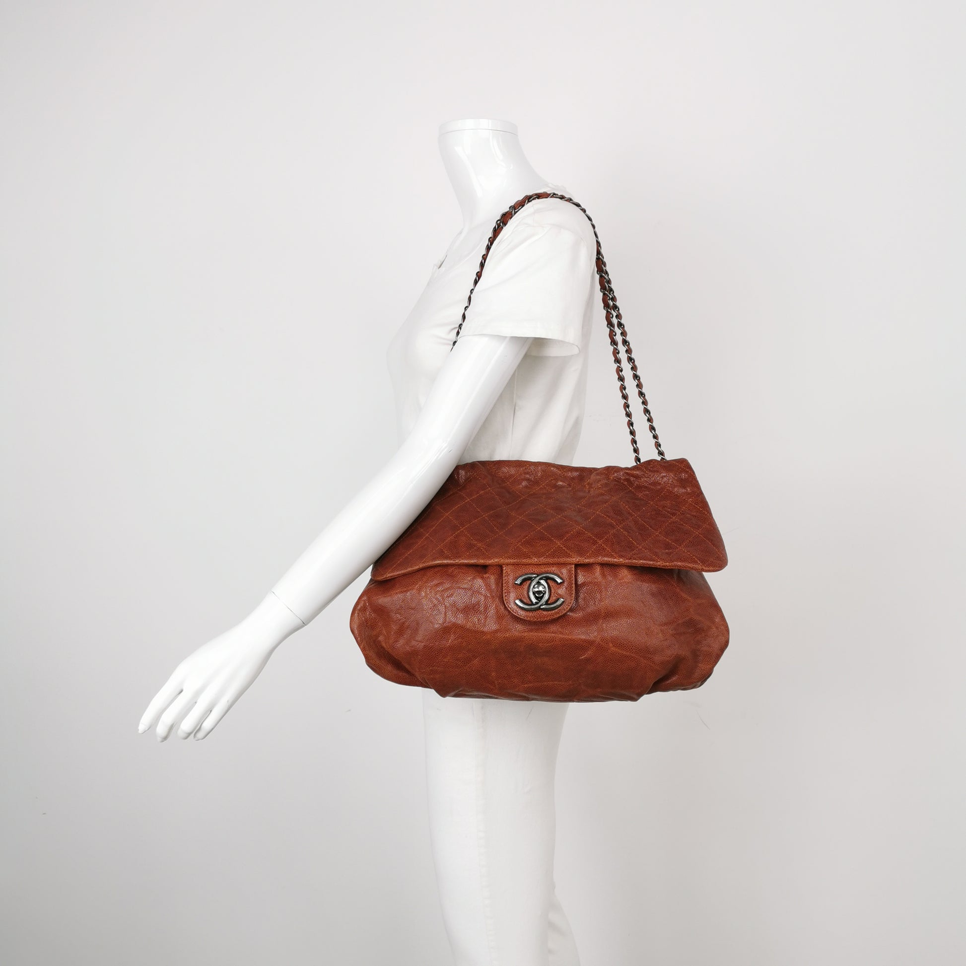 Chanel Maxi Elastic Flap Crumpled Caviar Rust