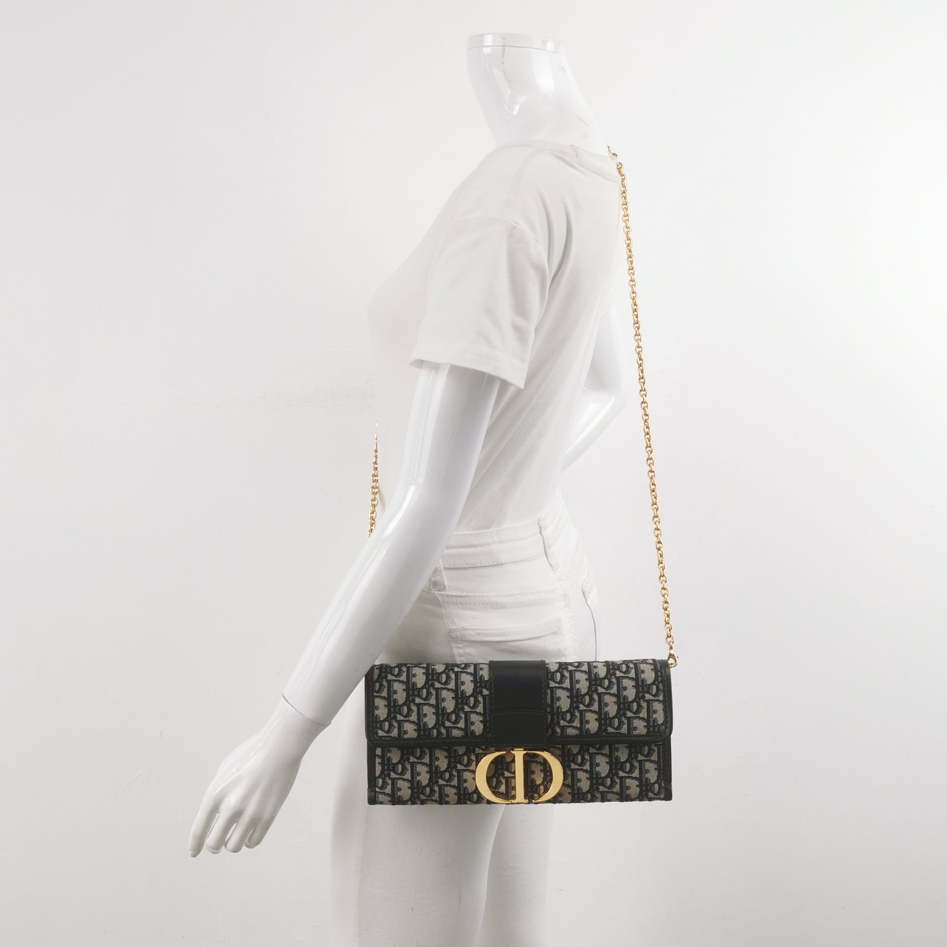 Dior 30 Montaigne Oblique Canvas Chain Clutch