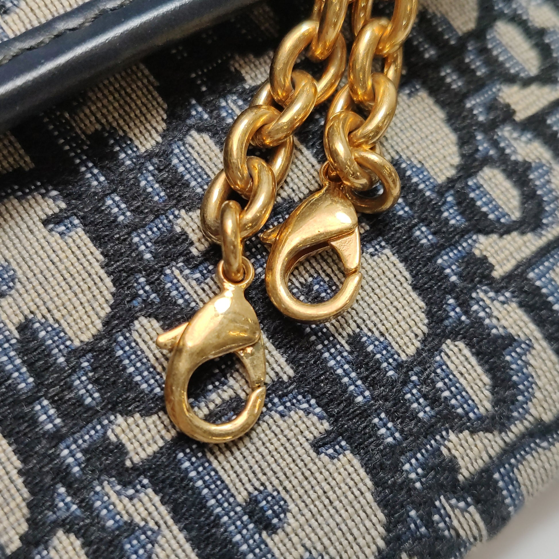 Dior 30 Montaigne Oblique Canvas Chain Clutch