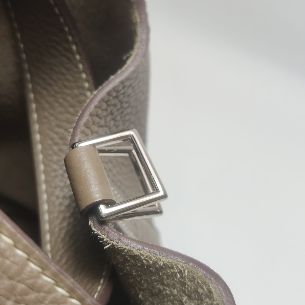Hermès Picotin 18 Taurillon Clemence Etoupe