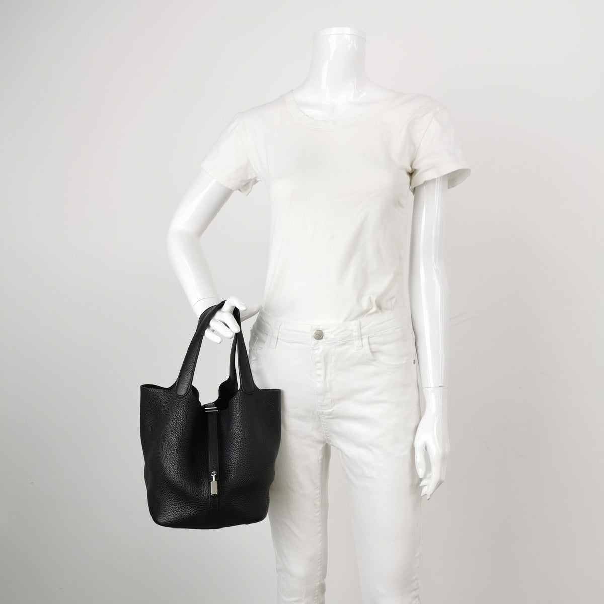 Hermès Picotin 22 Taurillon Clemence Black