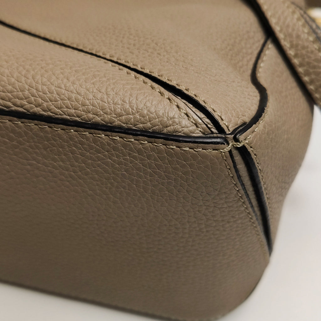 Loewe Puzzle Small Grained Sand GHW