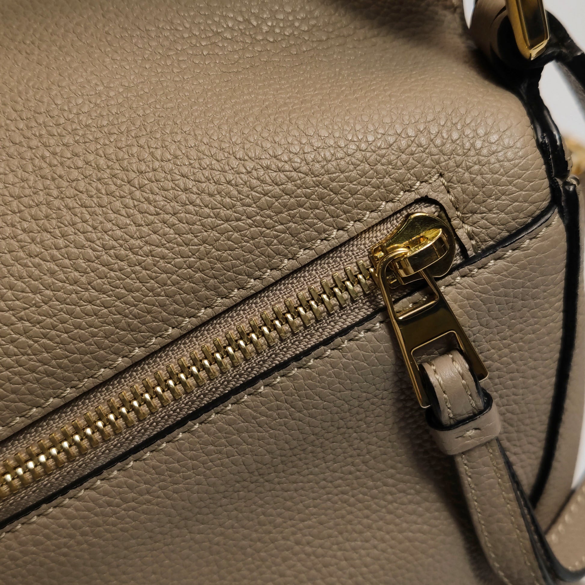 Loewe Puzzle Small Grained Sand GHW