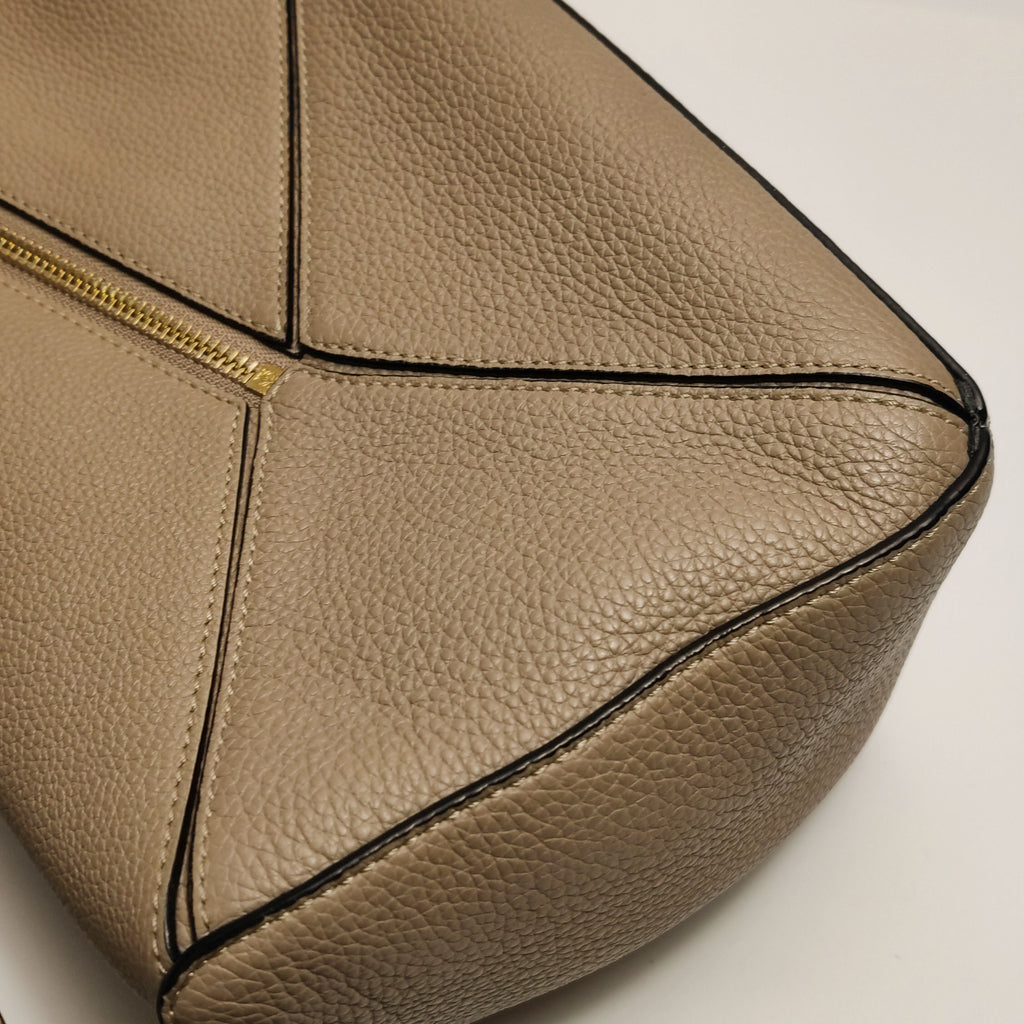 Loewe Puzzle Small Grained Sand GHW
