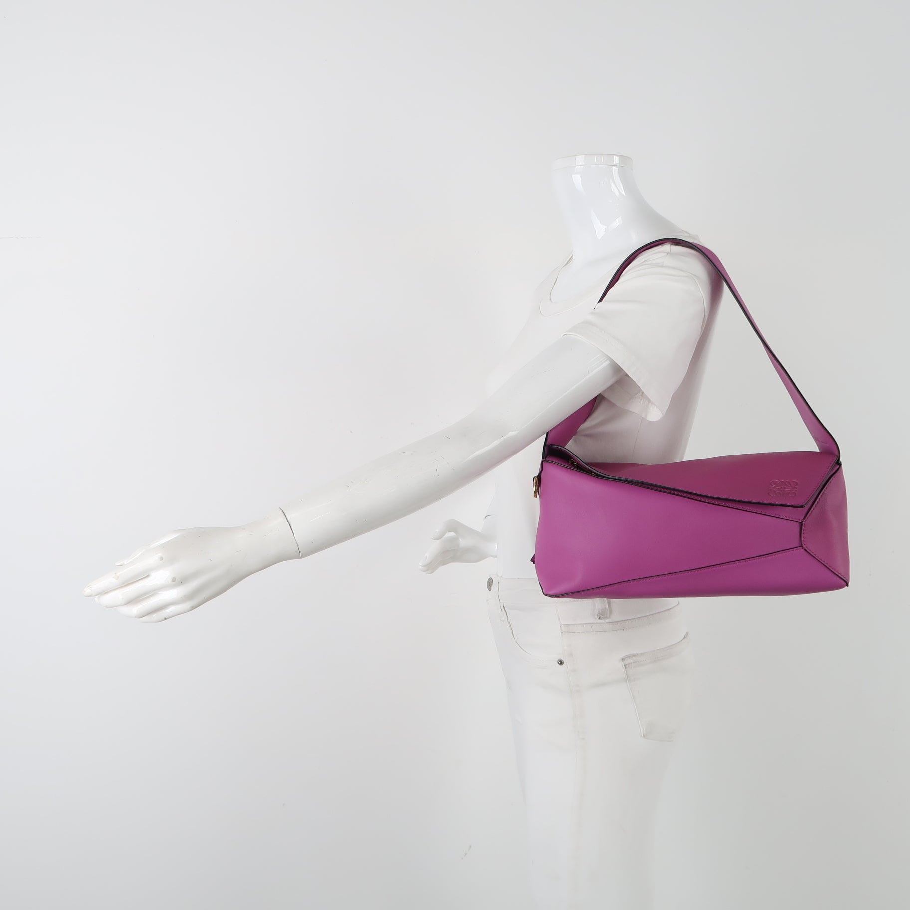 Loewe Puzzle Hobo Magenta