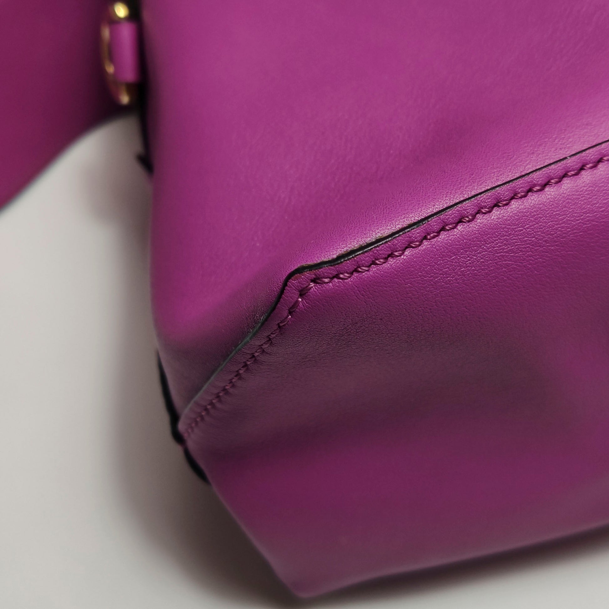 Loewe Puzzle Hobo Magenta