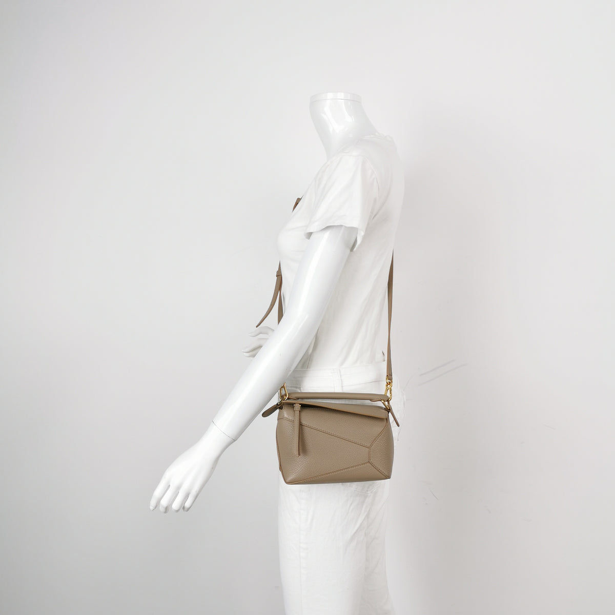 Loewe Puzzle Edge Mini Beige