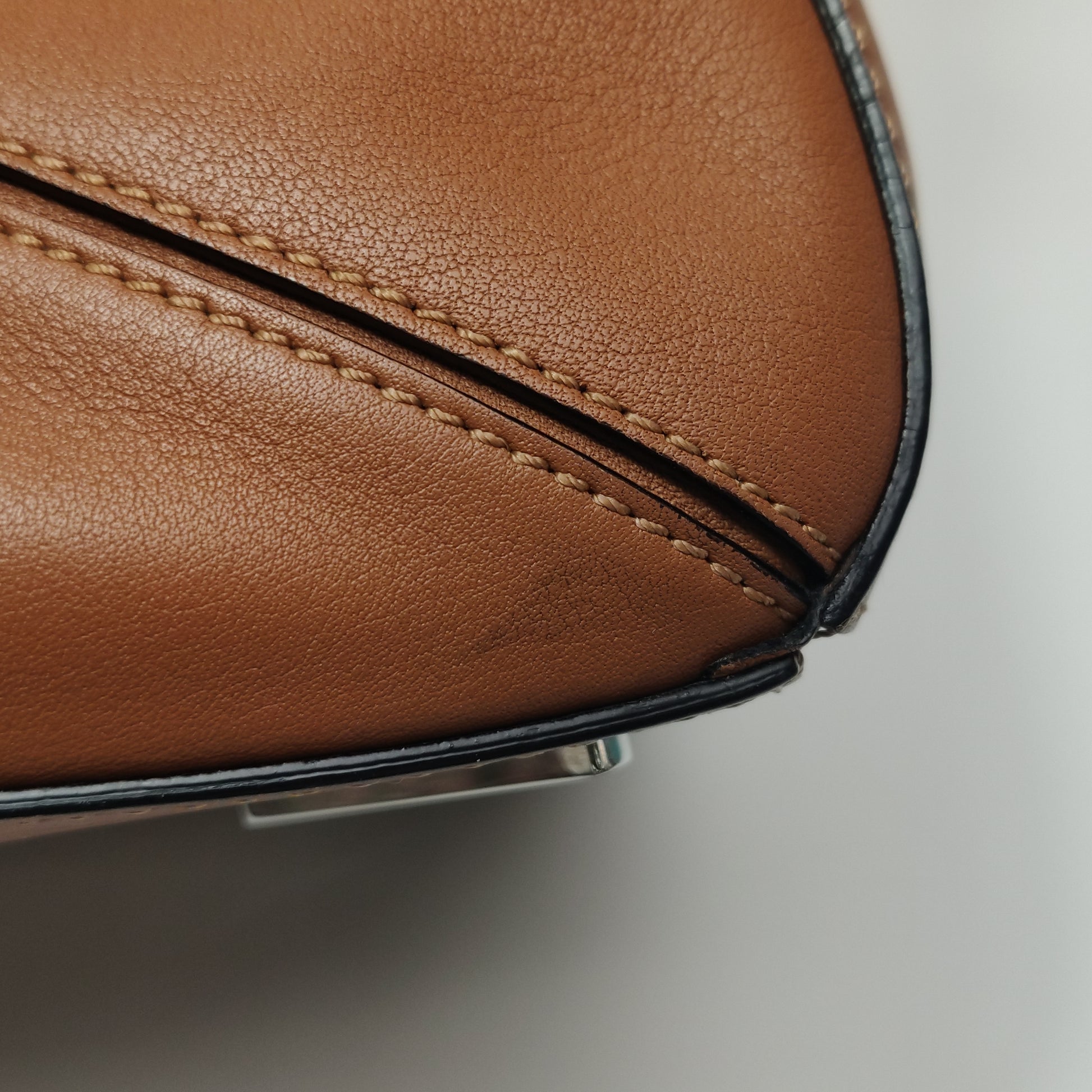 Loewe Puzzle Medium Calfskin Tan
