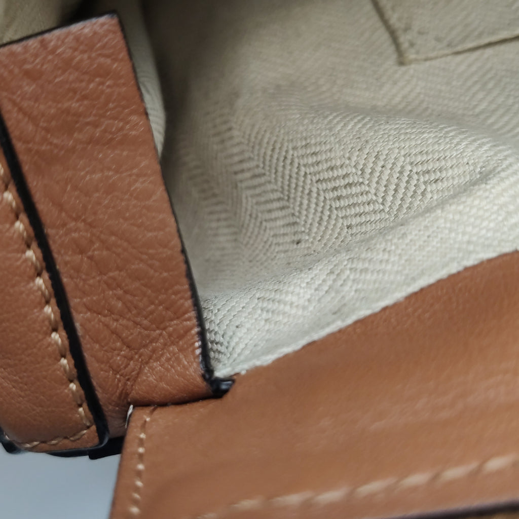 Loewe Puzzle Medium Calfskin Tan