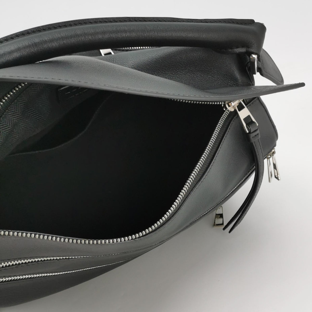 Loewe Zipper Puzzle Medium Black