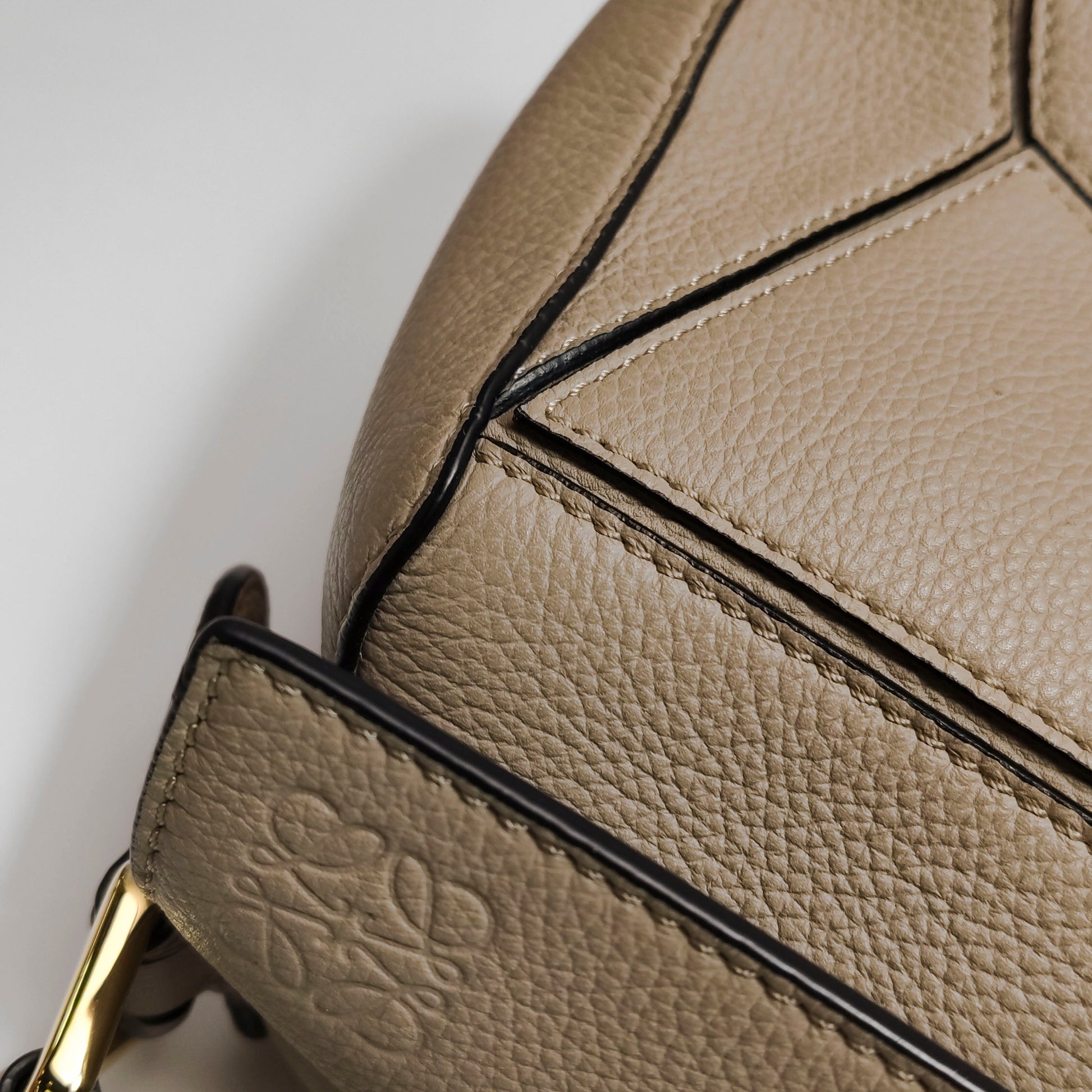 Loewe Puzzle Small Grained Calfskin Beige