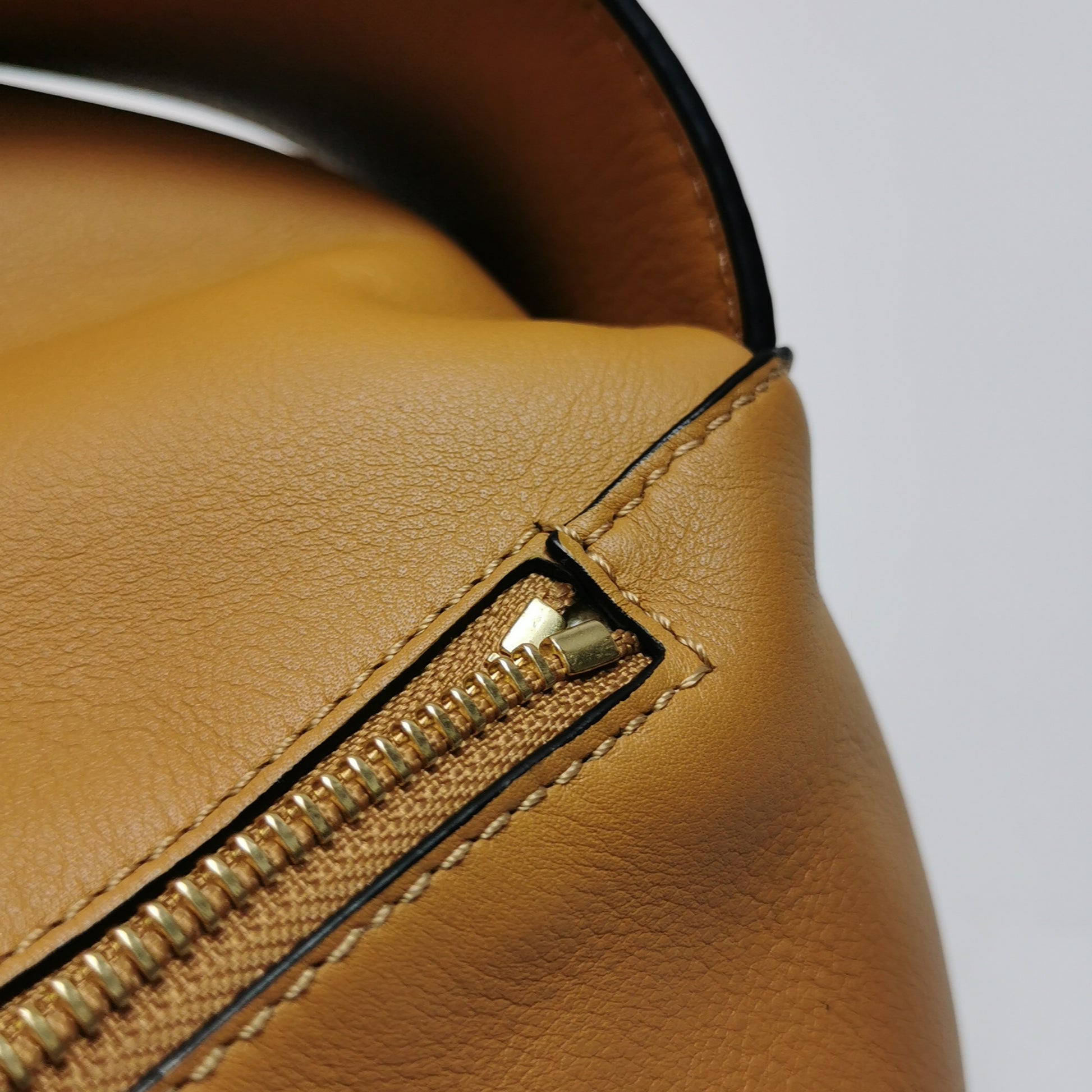 Loewe Puzzle Hobo Caramel