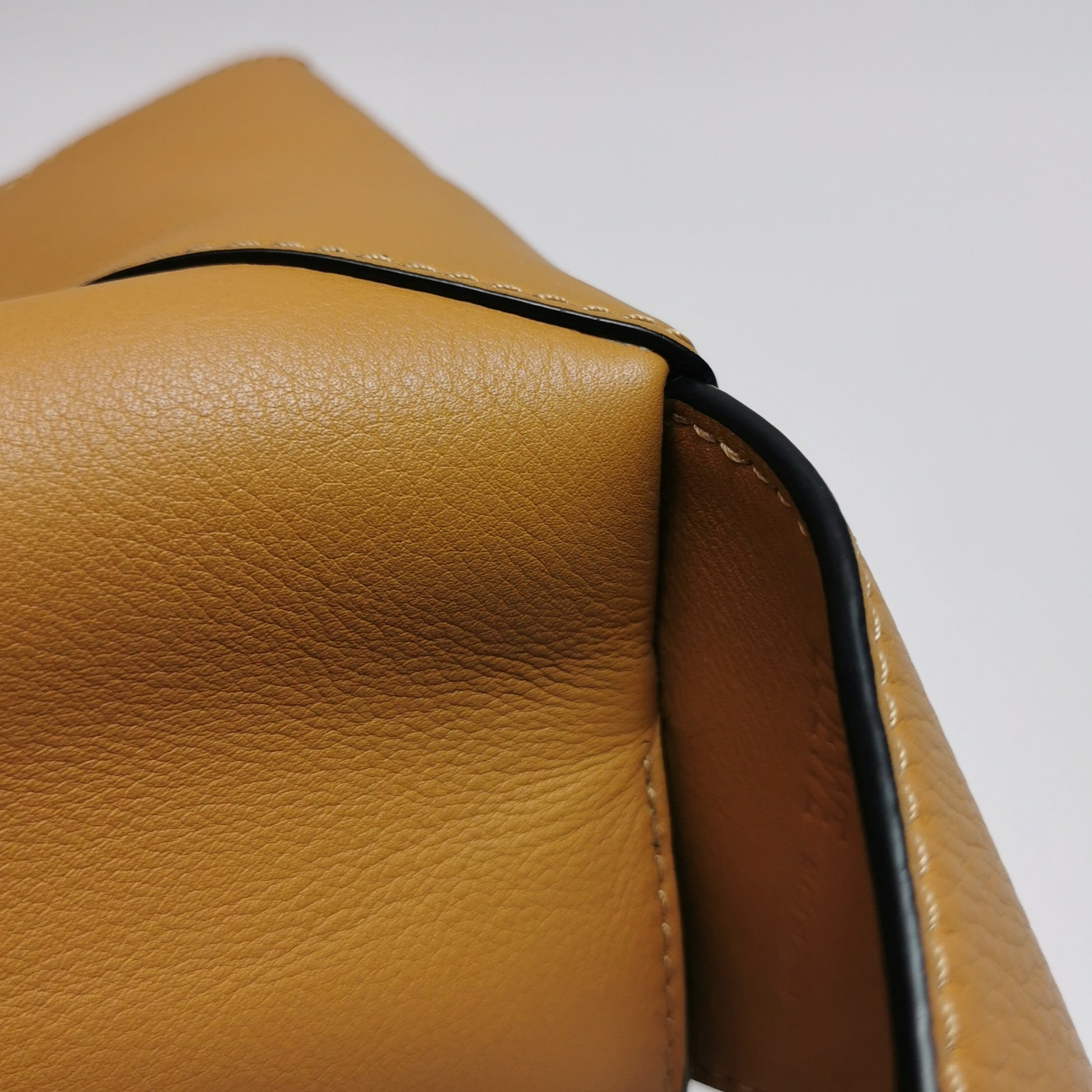 Loewe Puzzle Hobo Caramel