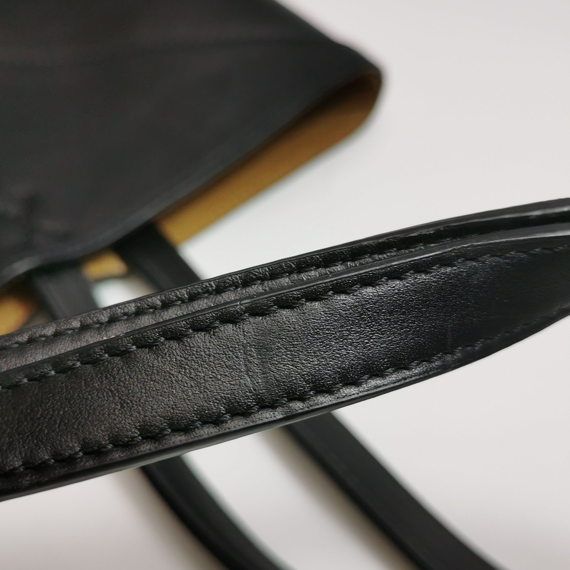 Loewe Puzzle Fold Medium Black