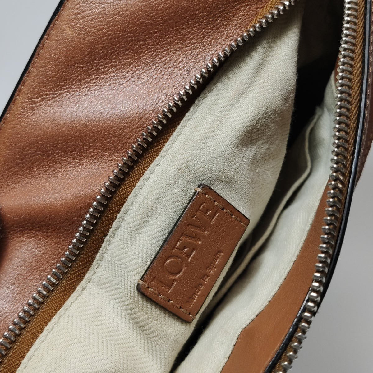 Loewe Puzzle Small Classic Calfskin Tan SHW