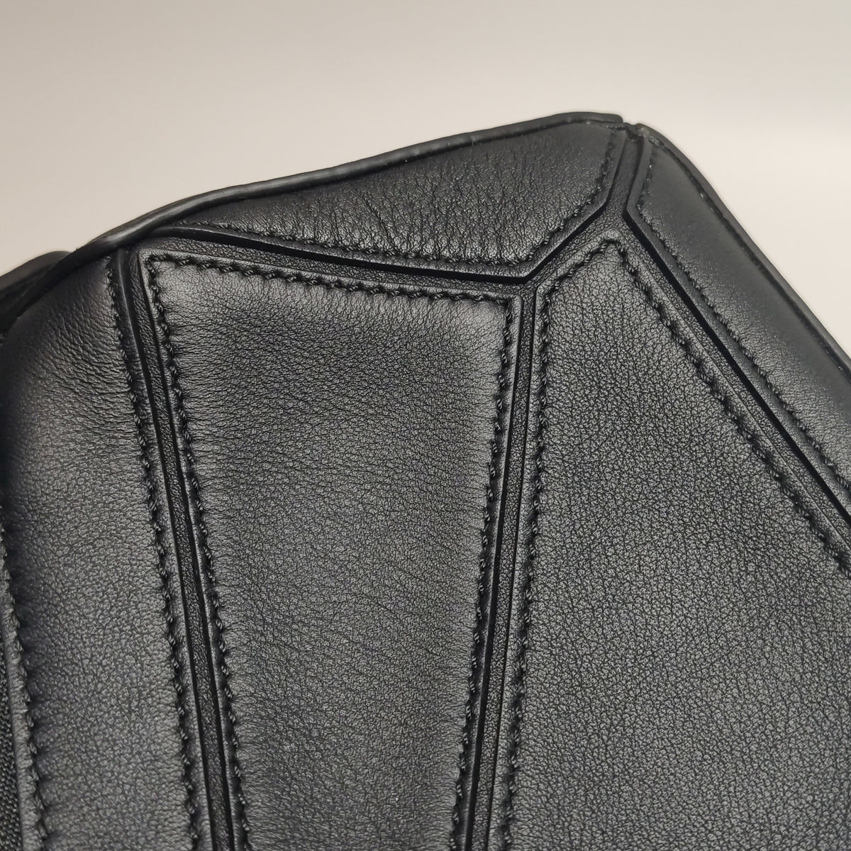 Loewe Puzzle Mini Black SHW