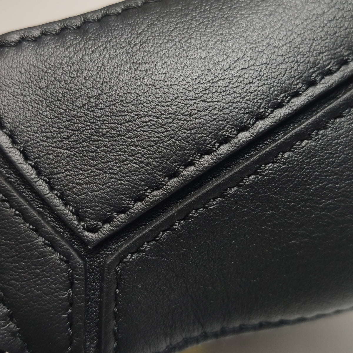Loewe Puzzle Mini Black SHW